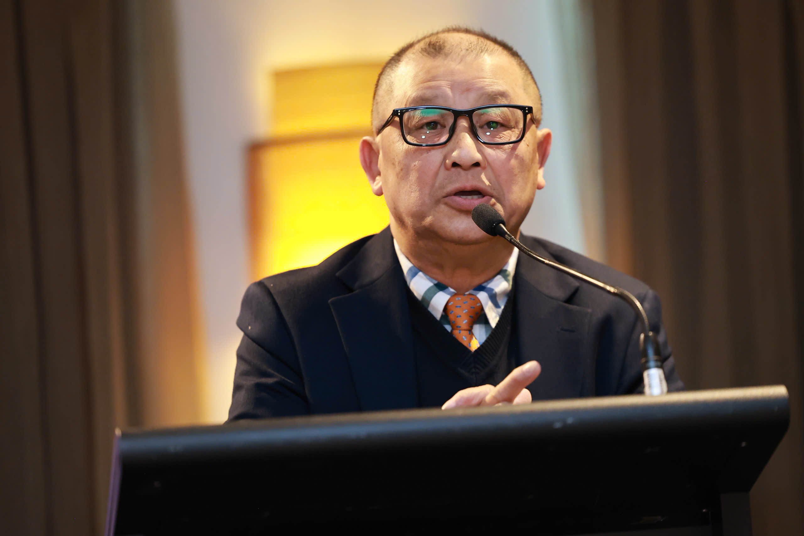 Ông Trần Bá Phúc, Chủ tịch Hội Doanh nhân Việt Nam tại Australia phát biểu tại sự kiện. Ảnh Nguyên Minh