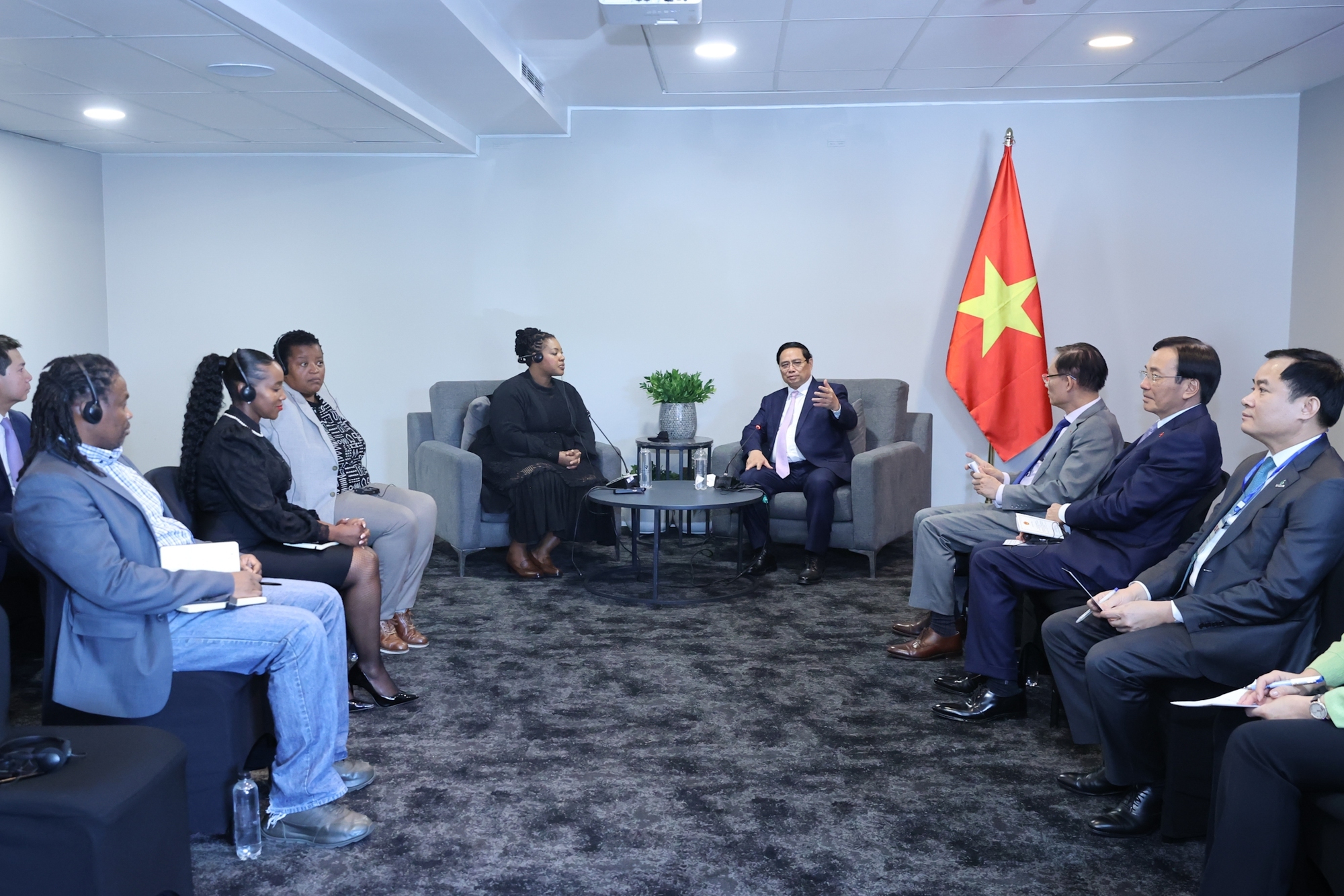 Việt Nam - Nam Phi mở rộng hợp tác kinh tế, năng lượng và hàng không