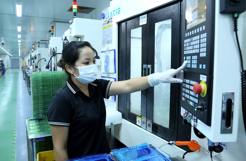 Điều kiện để doanh nghiệp sản xuất thiết bị điện tử hưởng ưu đãi thuế