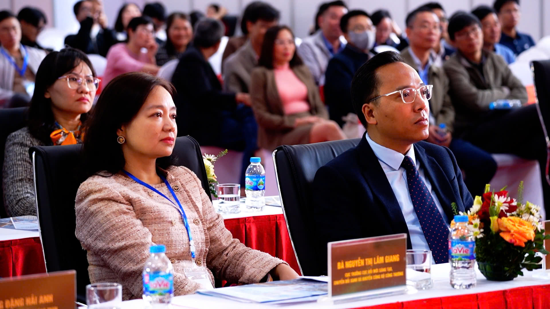 Triển lãm có sự tham dự của Thứ trưởng Bộ Công Thương Nguyễn Hoàng Long; Cục trưởng Cục Đổi mới sáng tạo, Chuyển đổi xanh và Khuyến công Nguyễn Thị Lâm Giang.