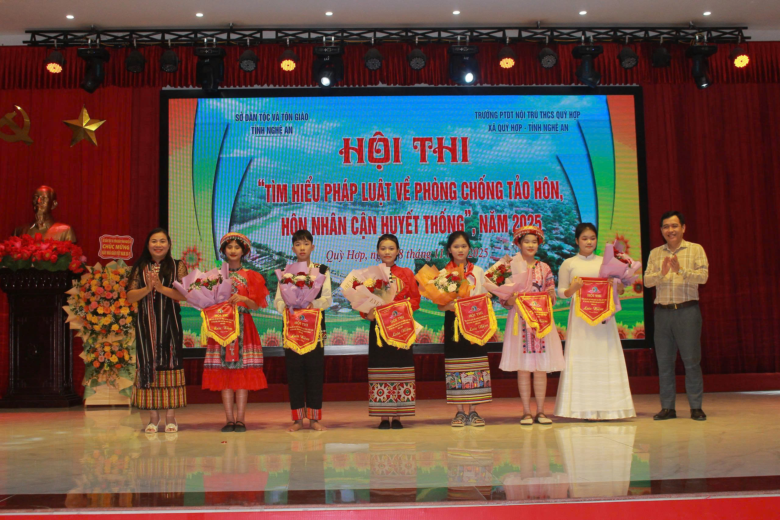 Nỗ lực bền bỉ ngăn tảo hôn ở vùng cao Nghệ An