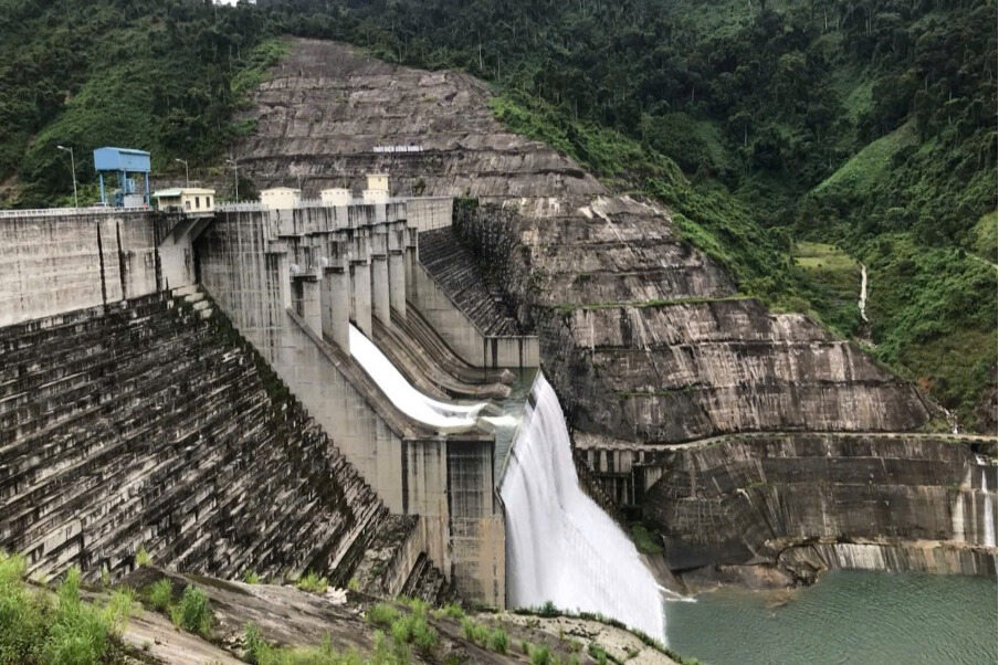 Công ty Thuỷ điện Sông Bung tổ chức vận hành hồ chứa để ứng phó bão số 15