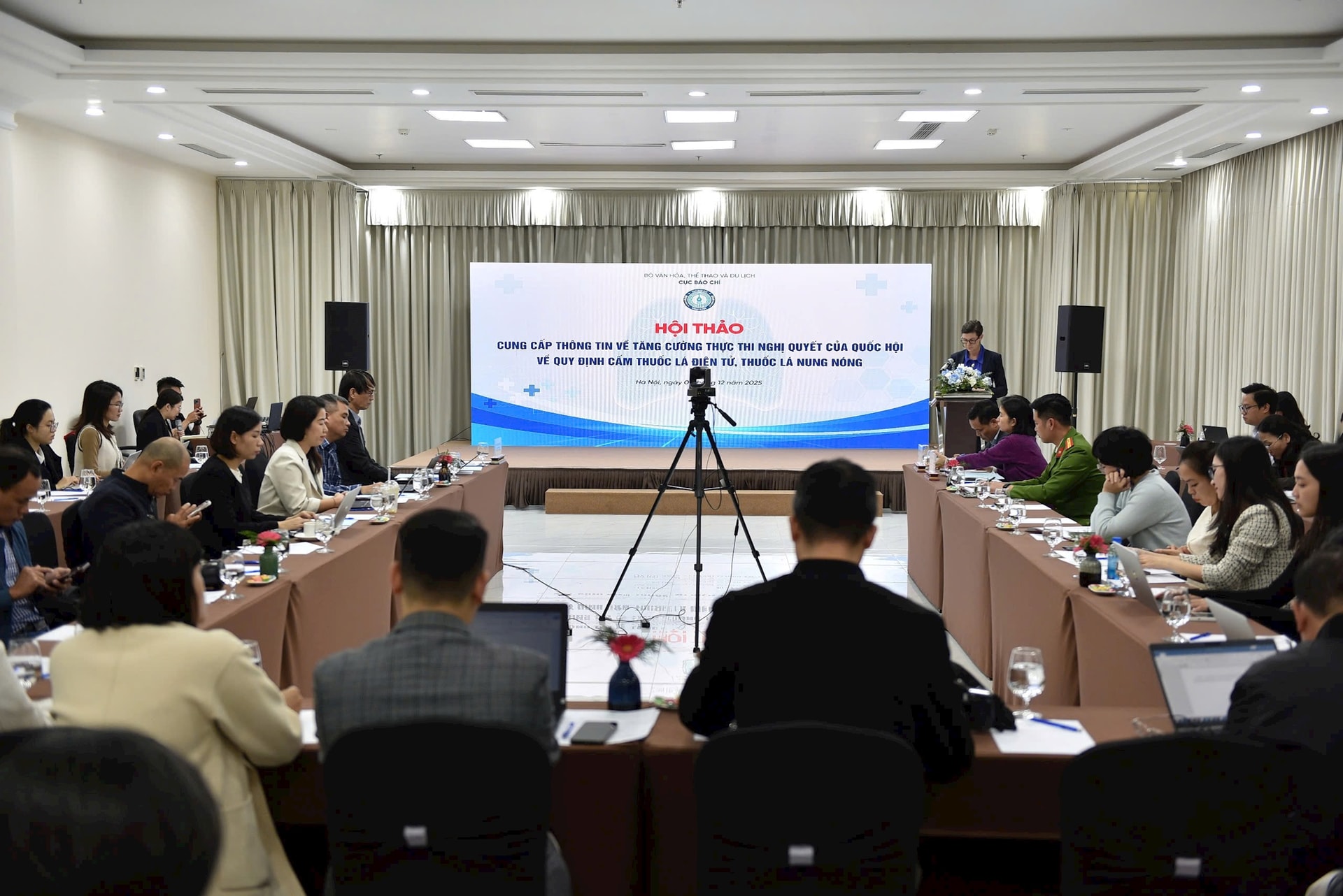 Rà soát luật, bịt kẽ hở trong quản lý thuốc lá điện tử