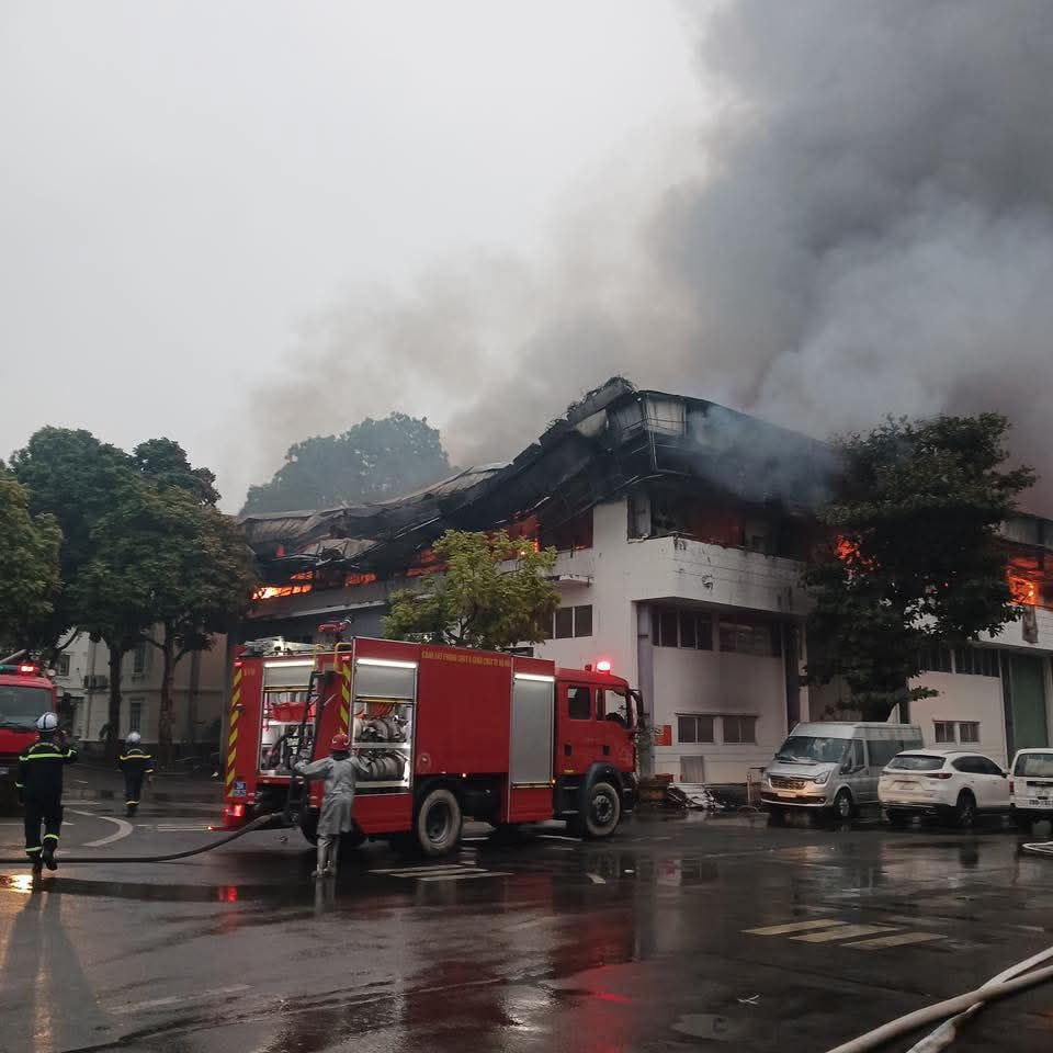 Đã khống chế, dập tắt  đám cháy ở Nhà máy bia Hà Nội