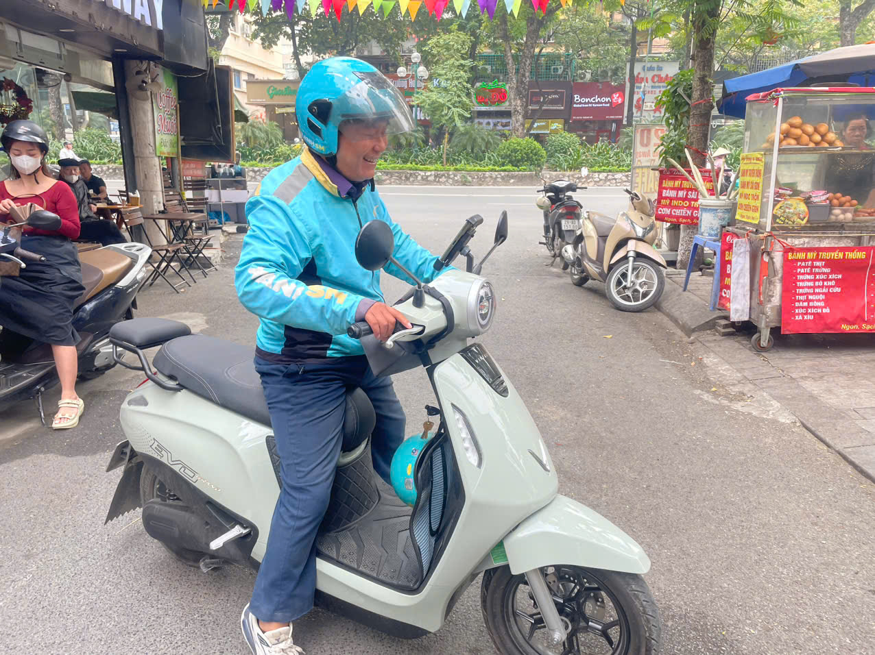 Hà Nội cấm xe xăng: Người dân ủng hộ nhưng băn khoăn về trạm sạc