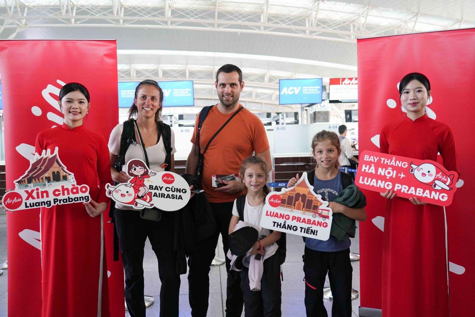 AirAsia chính thức khai trương đường bay mới Hà Nội - Luang Prabang