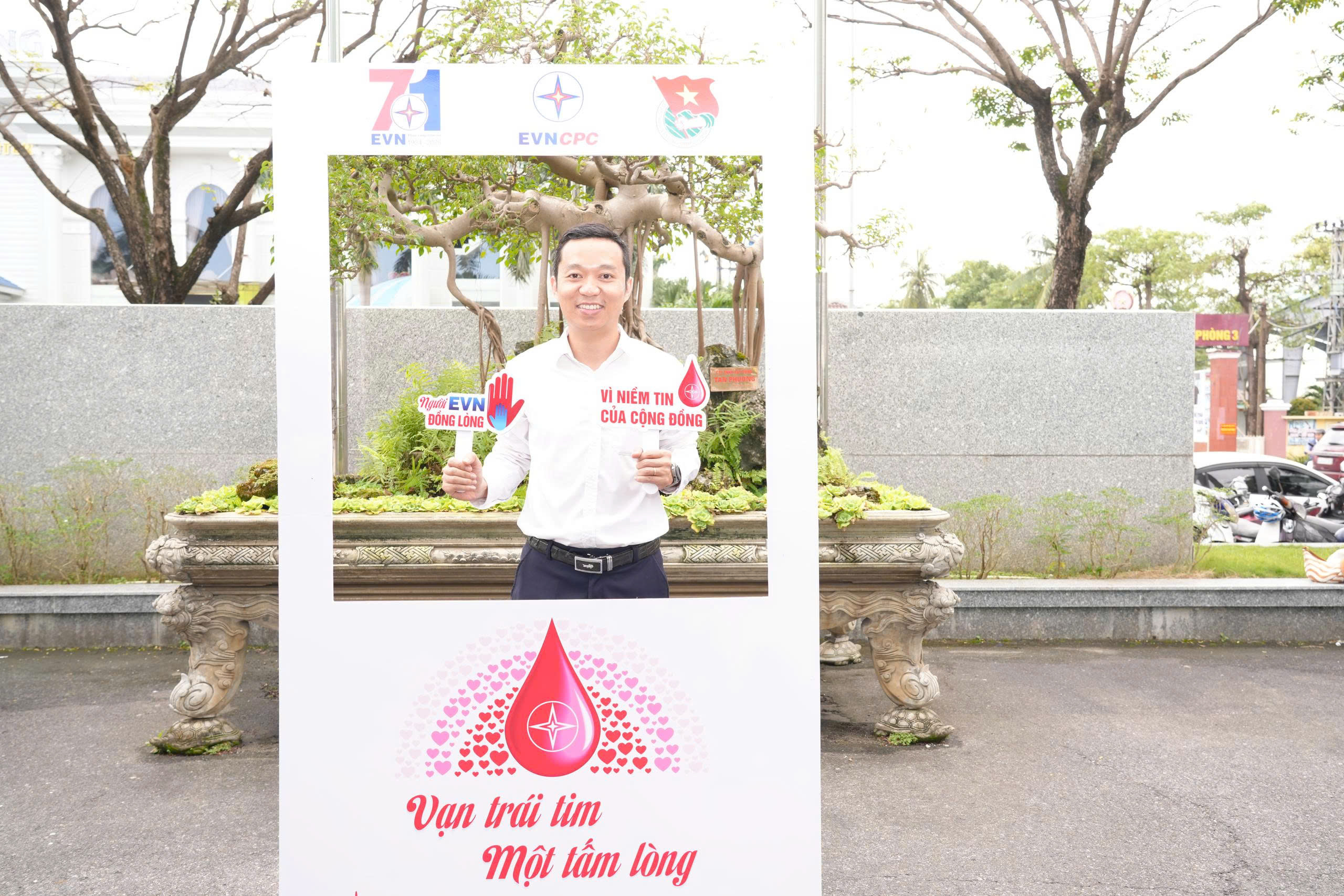 Trưởng ca trẻ ‘vừa hồng vừa chuyên’ của Sông Bung 4