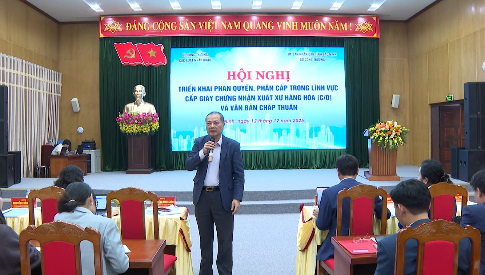 Gỡ vướng cấp C/O: Cụ thể hóa quan điểm của Đảng về phát triển kinh tế tư nhân