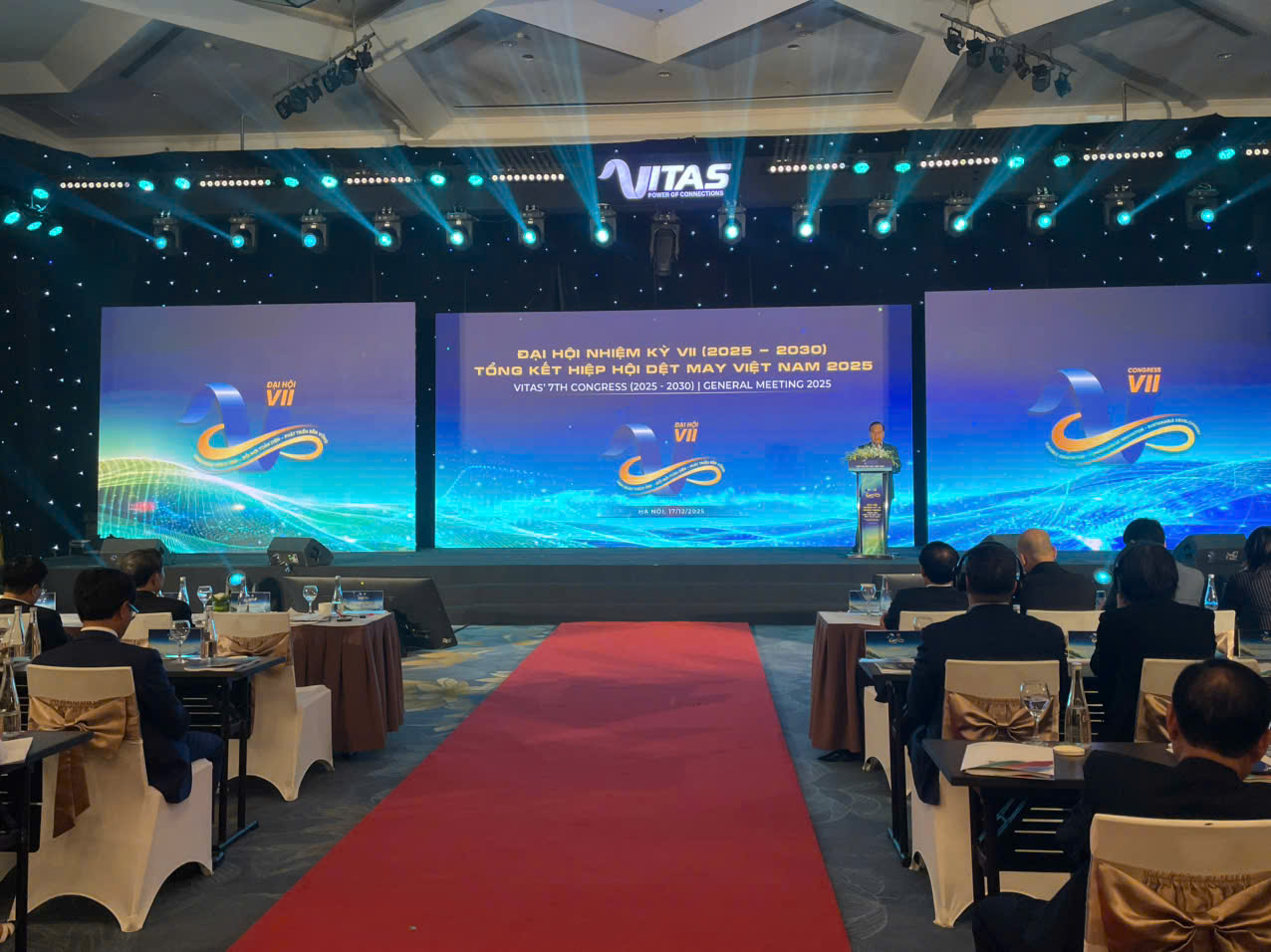 Ông Vũ Đức Giang tiếp tục được bầu Chủ tịch Hiệp hội Dệt may Việt Nam