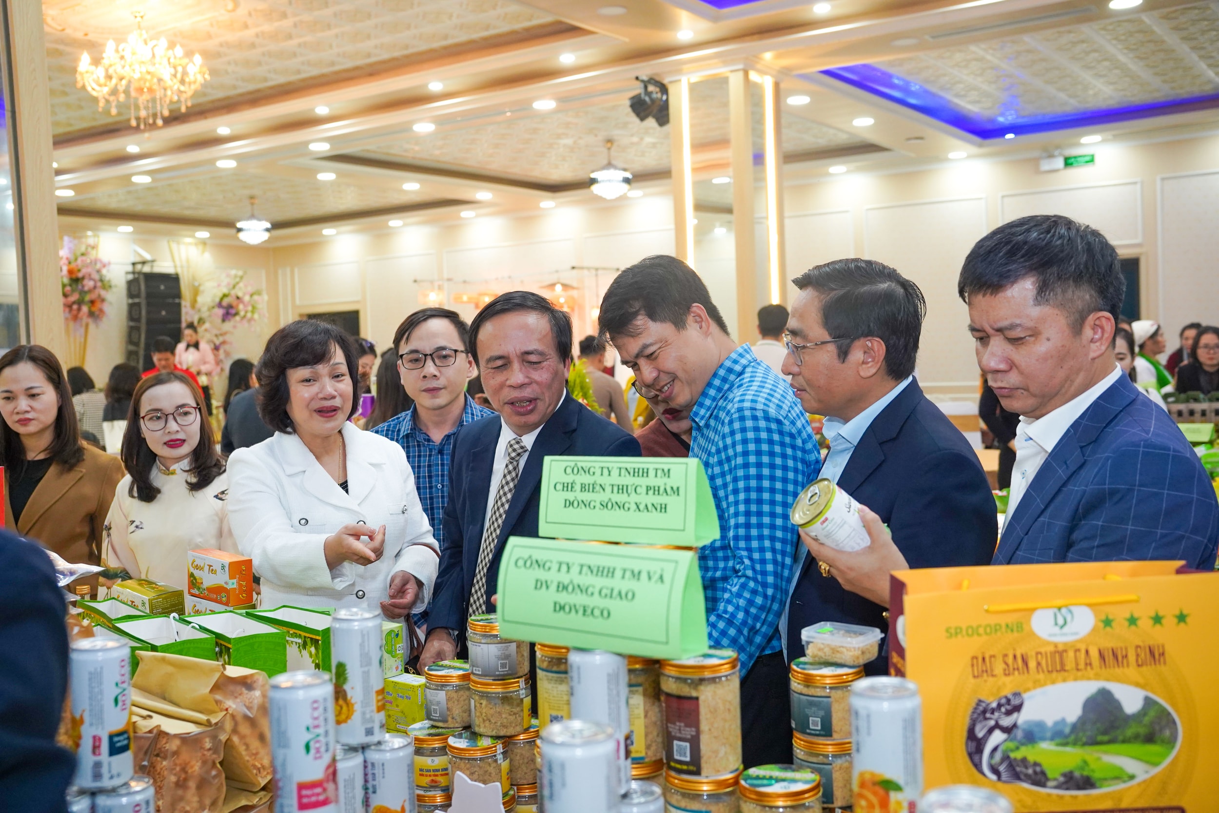 Nghệ An tập trung cải thiện mạnh mẽ môi trường đầu tư, kinh doanh 