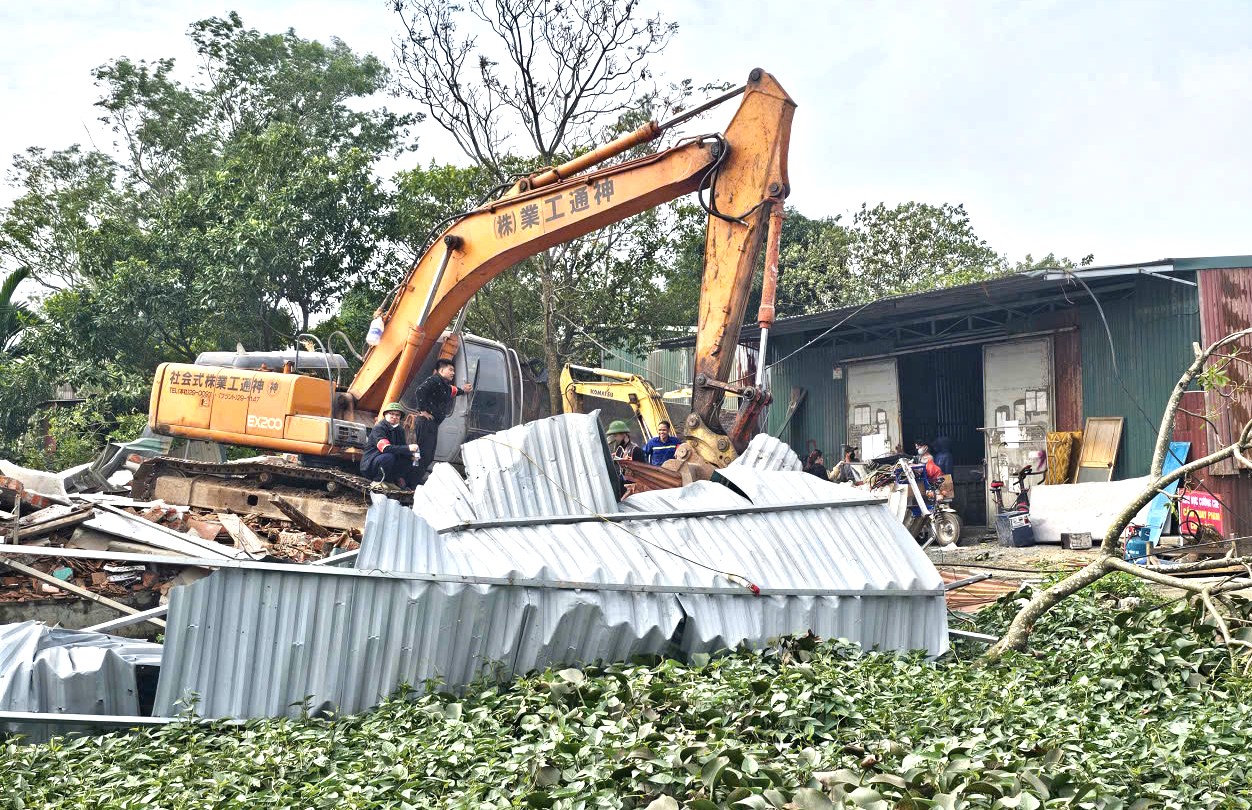 Hà Nội: Cưỡng chế thu hồi đất dự án Cụm công nghiệp làng nghề Hữu Bằng