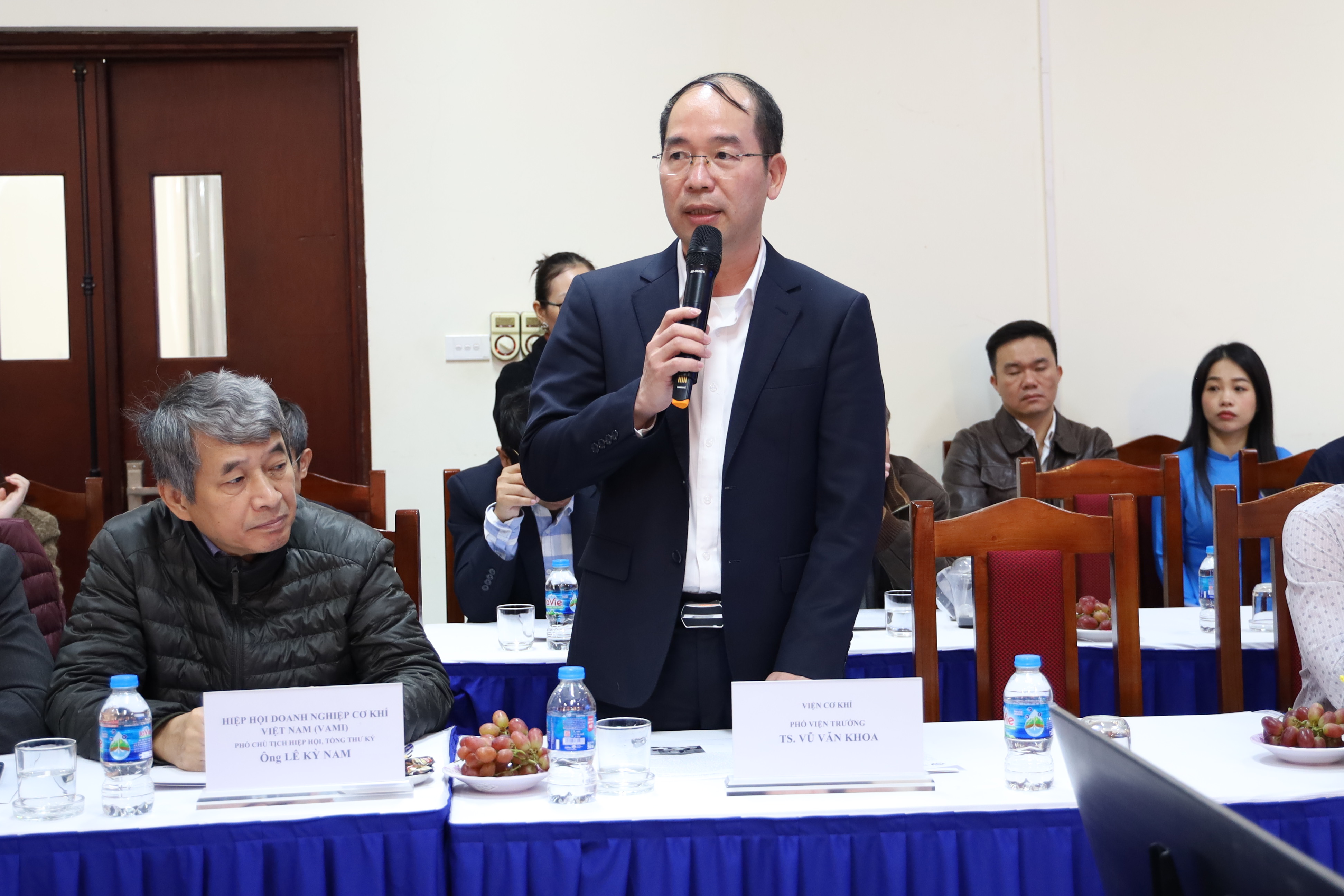 Chuyên gia hiến kế phát triển ngành công nghiệp ô tô 