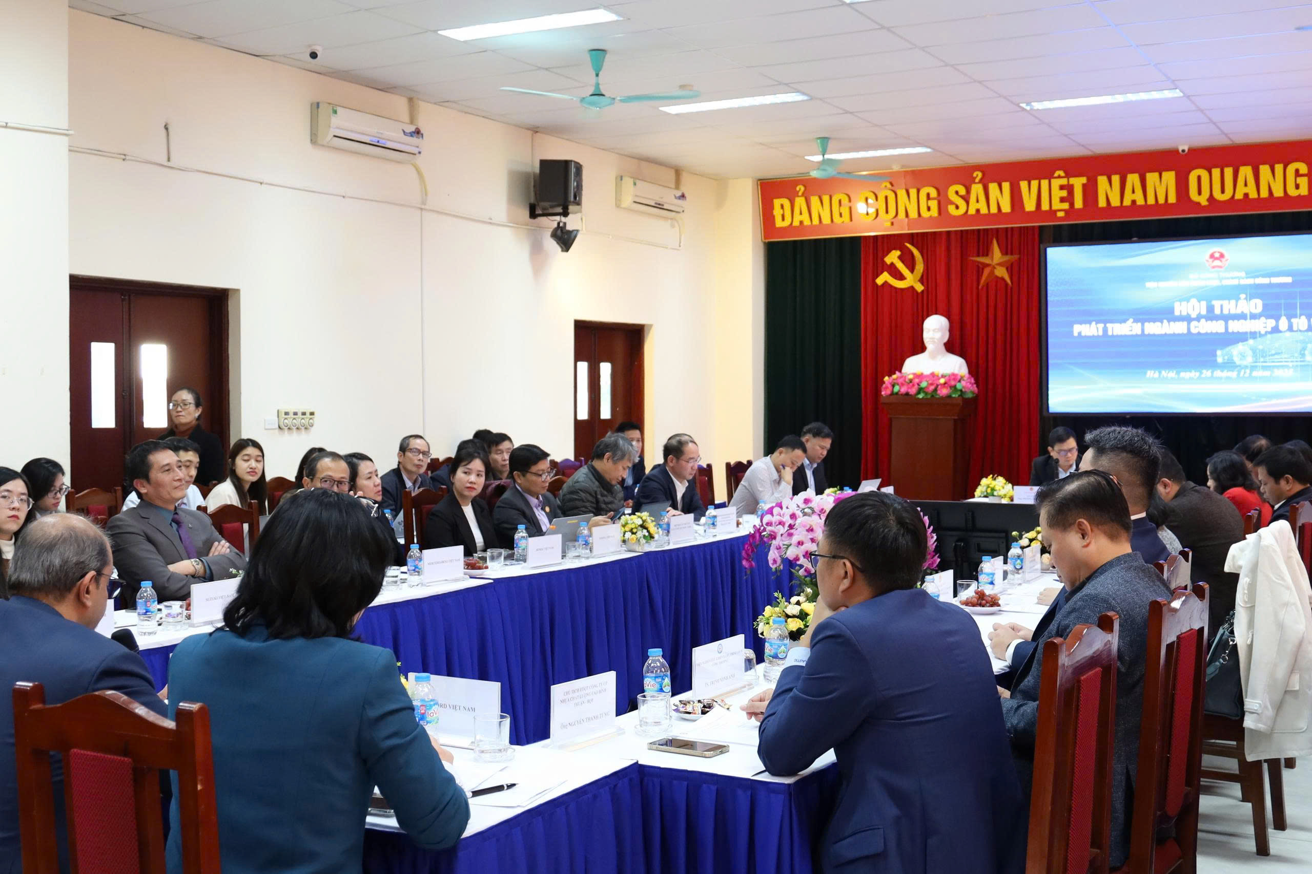 Lộ trình xanh hóa công nghệ hướng tới tự chủ ngành công nghiệp ô tô