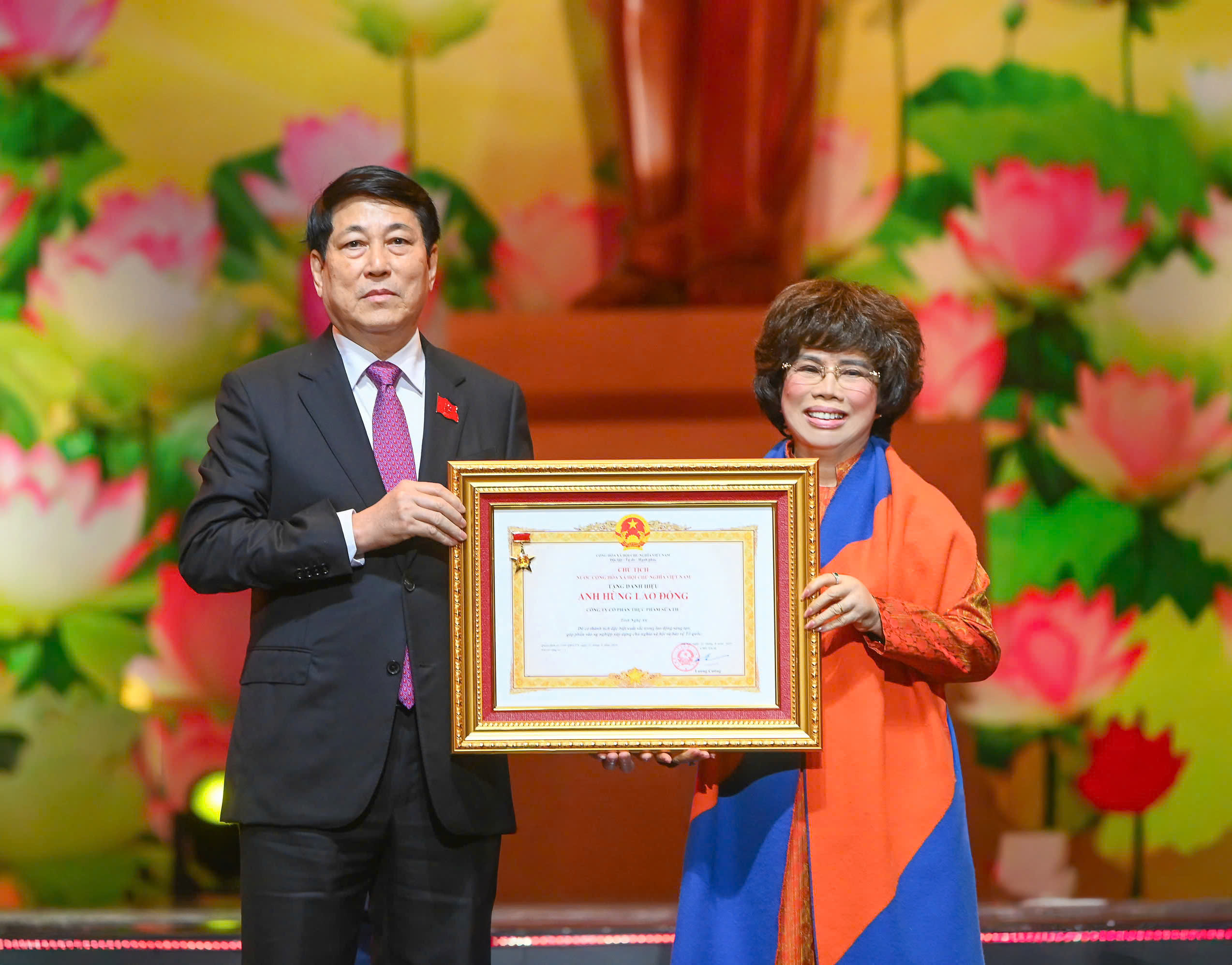 Tập đoàn TH được phong tặng danh hiệu Anh hùng Lao động