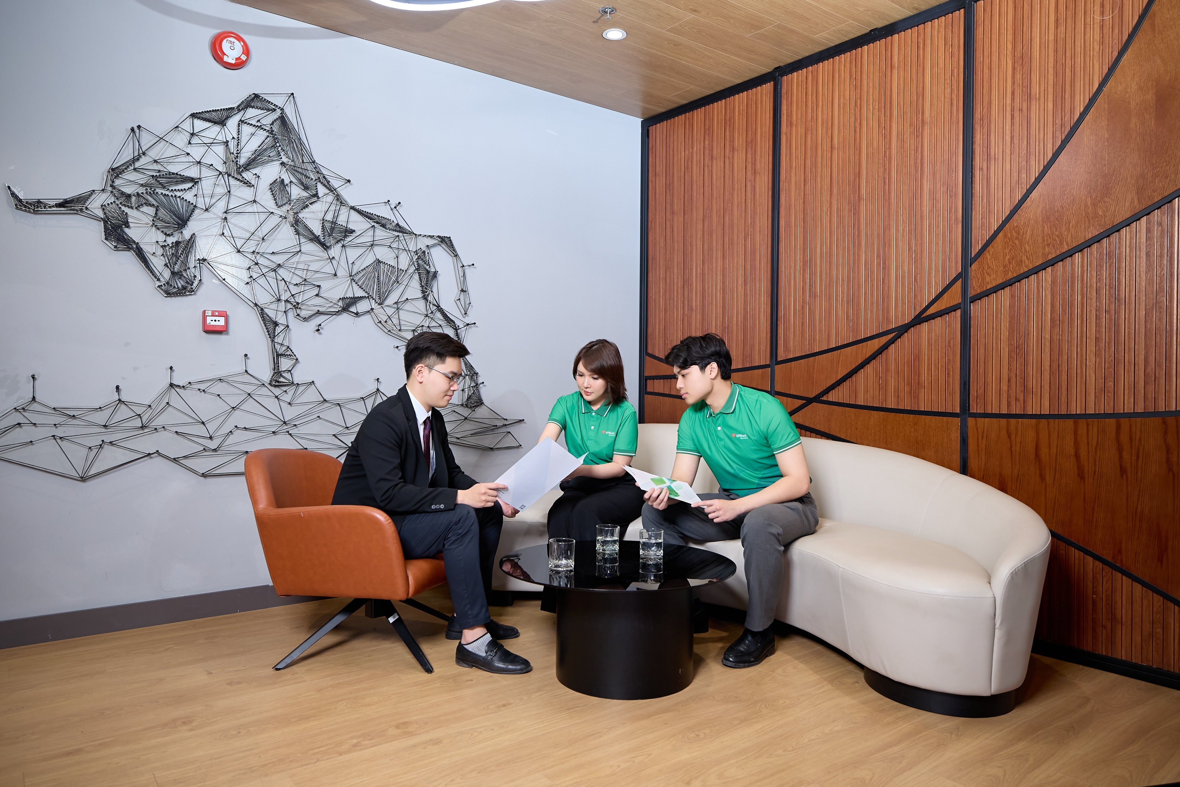 Cổ phiếu chứng khoán nào đáng mua trong nhóm dẫn đầu?