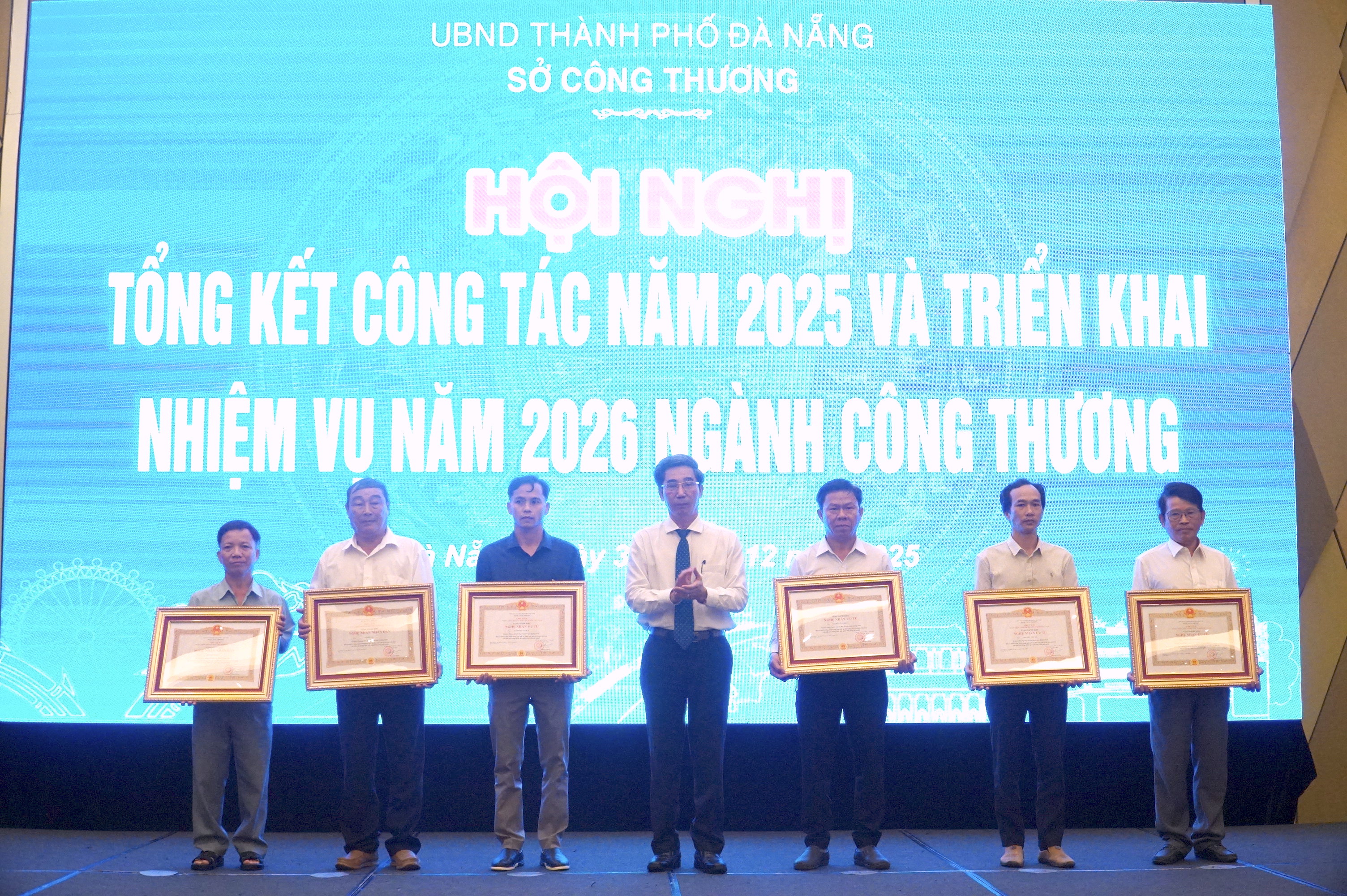 Đà Nẵng: 6 nghệ nhân vinh dự đón nhận danh hiệu cao quý