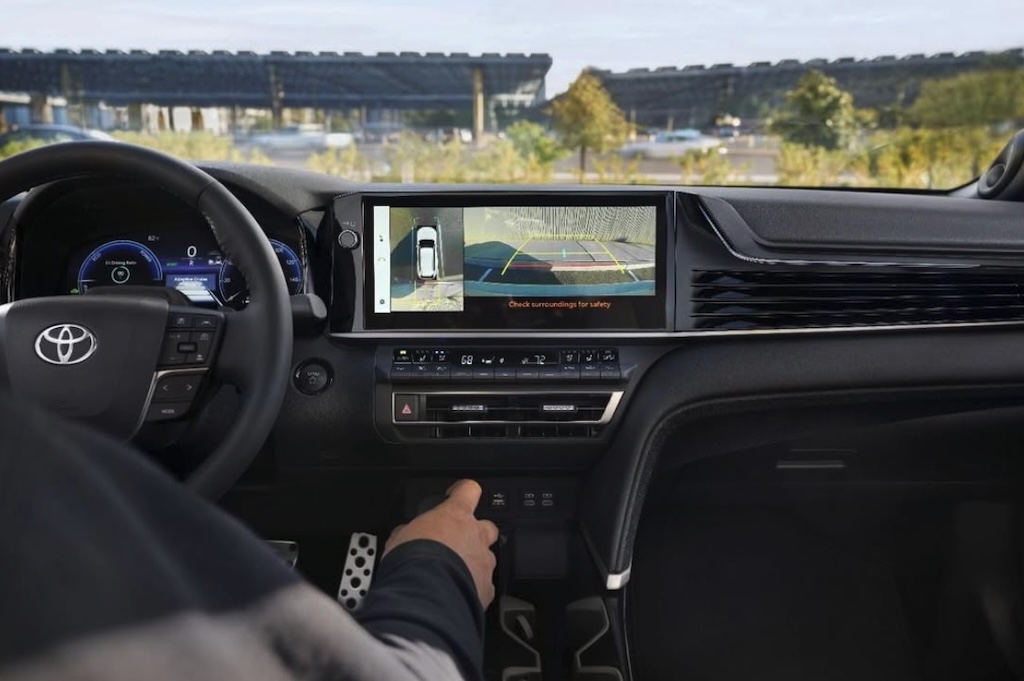 Hơn 2.200 xe ô tô Toyota bị triệu hồi tại Việt Nam