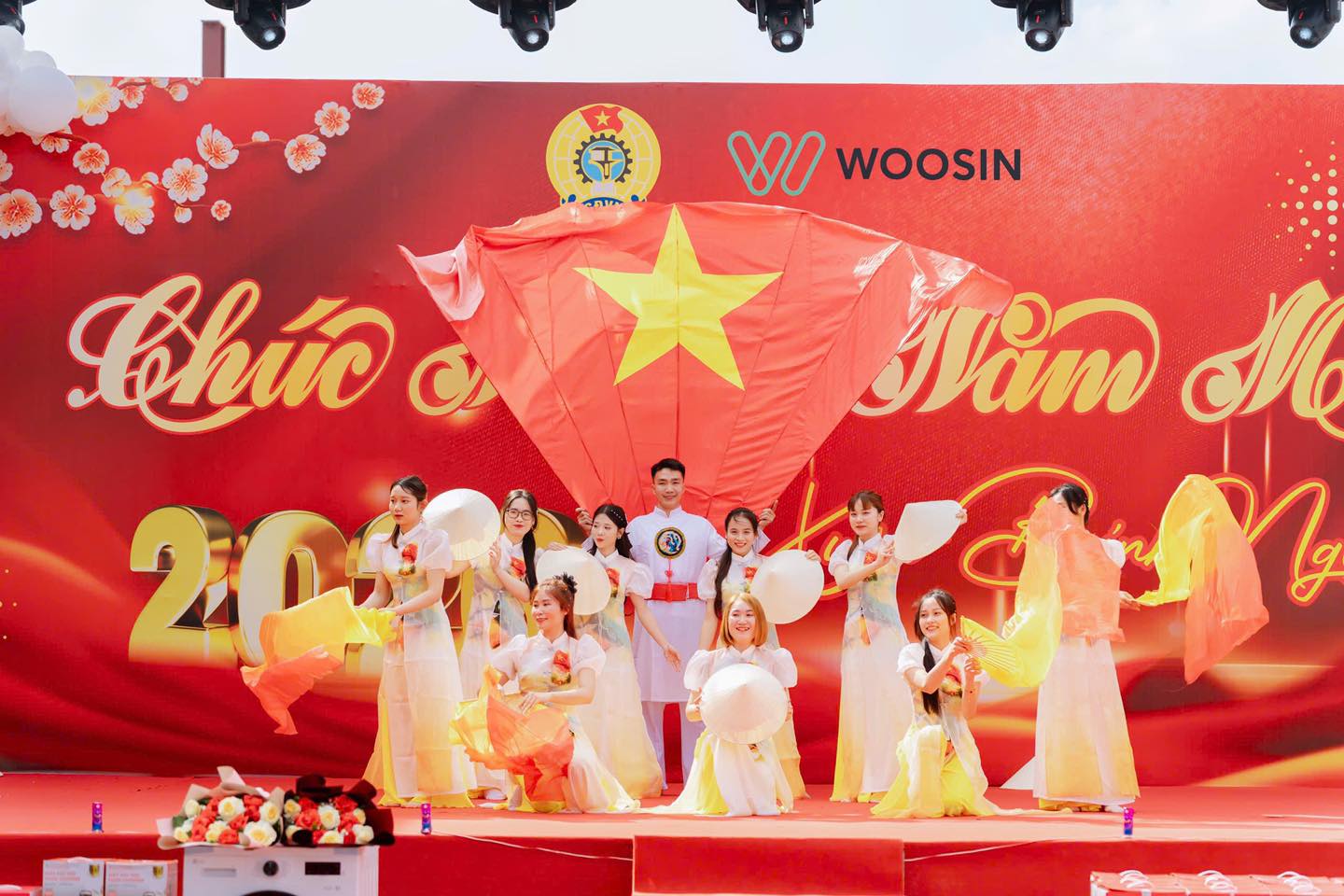 Nghệ An đầu năm mới: Rộn ràng và lắng đọng 