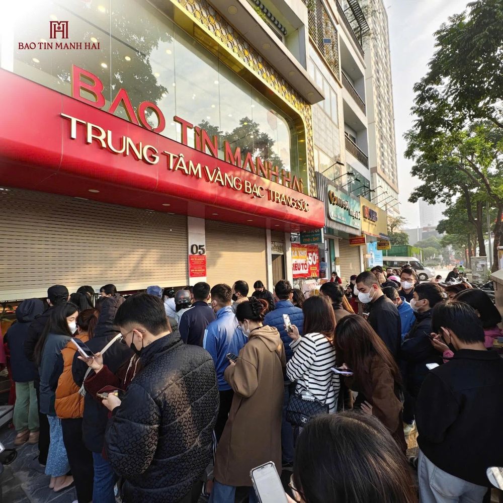 Bảo Tín Mạnh Hải rộn ràng sáng đầu năm với 'Tiểu Kim Cát'