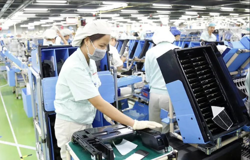 Infographic | GRDP tăng 8,16%, dịch vụ là trụ đỡ của kinh tế Thủ đô