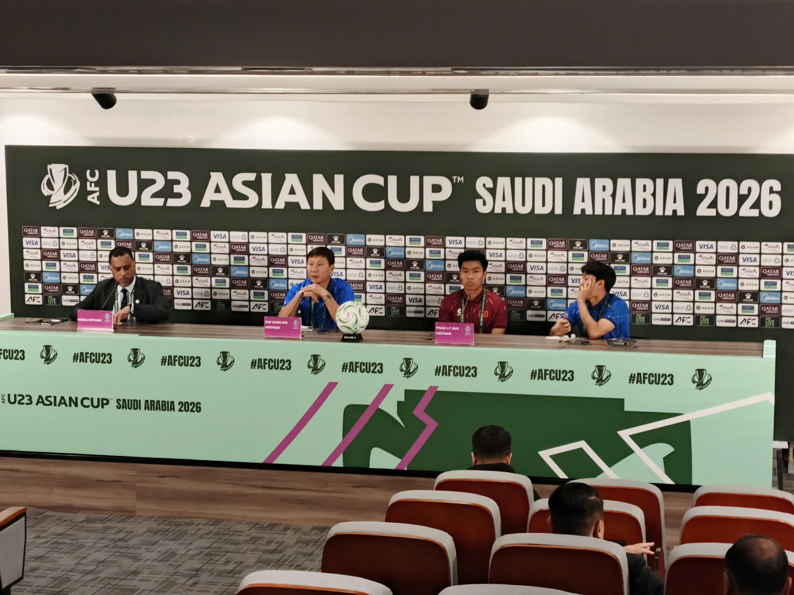 HLV Kim Sang-sik: U23 Việt Nam quyết tâm vượt khó ở giải đấu châu lục