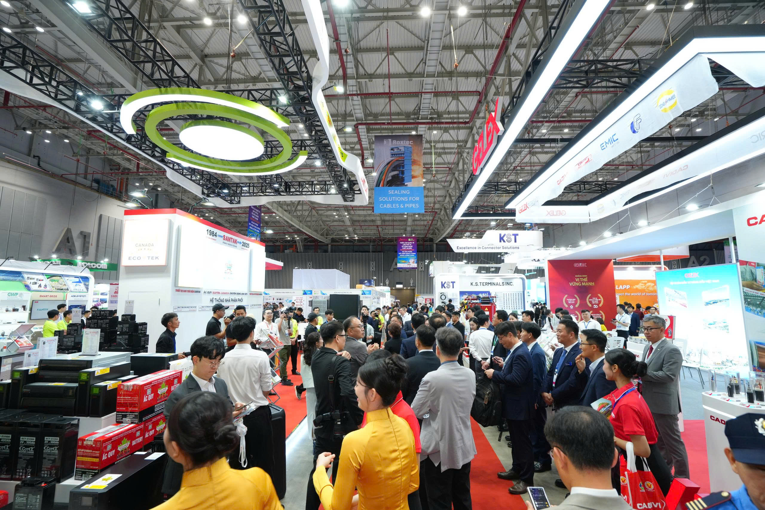 Vietnam ETE & Greenergy Expo: Kết nối công nghệ điện, năng lượng xanh