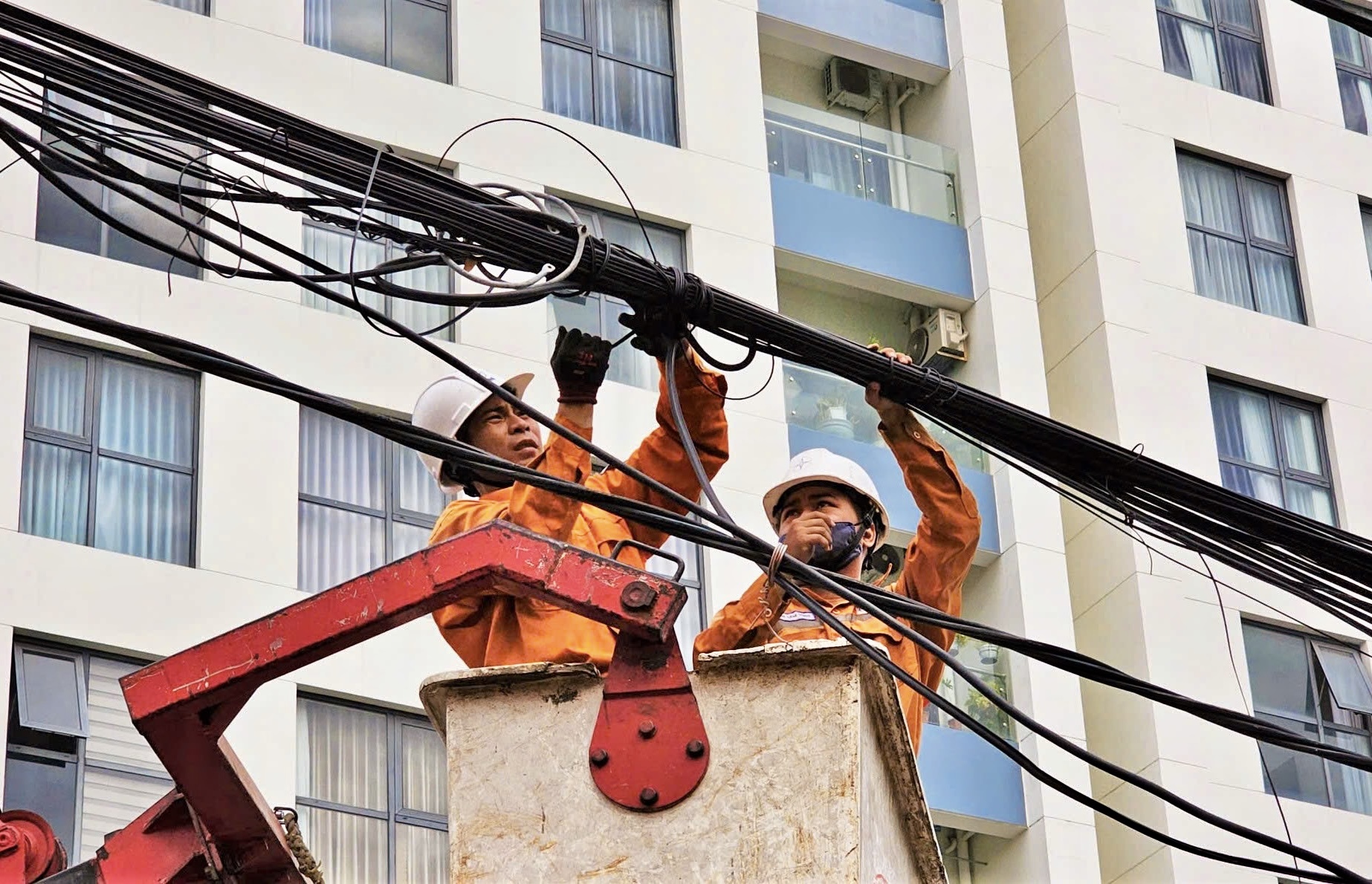 Điện lực Gia Lai: Giữ vững dòng điện cho phát triển