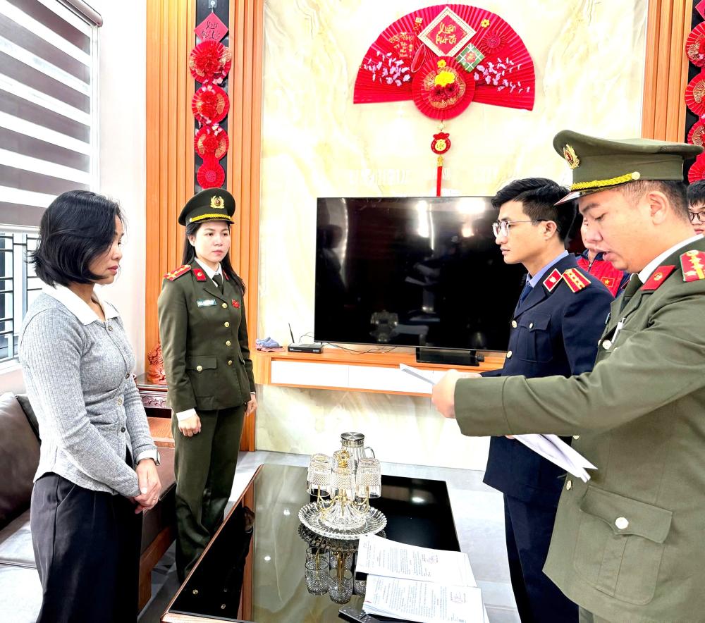 Hà Tĩnh: Bắt Giám đốc Trung tâm Huấn luyện và thi đấu thể dục thể thao