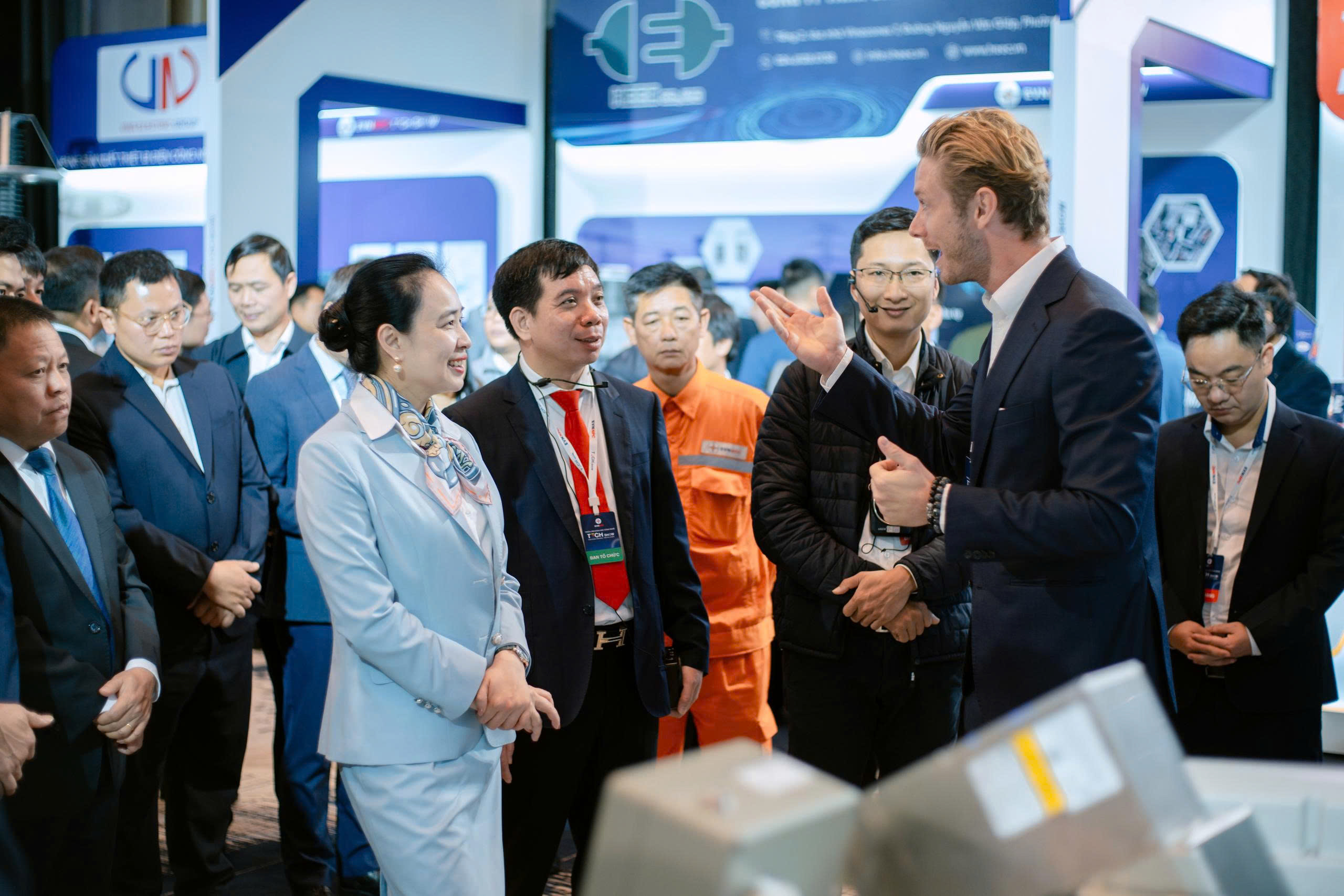 Đảng bộ EVNNPC: Khắc phục khó khăn, hoàn thành xuất sắc nhiệm vụ
