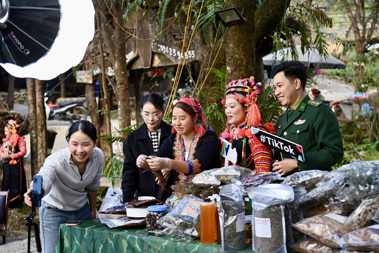 Lai Châu doanh thu hàng trăm triệu đồng từ  livestream bán hàng 