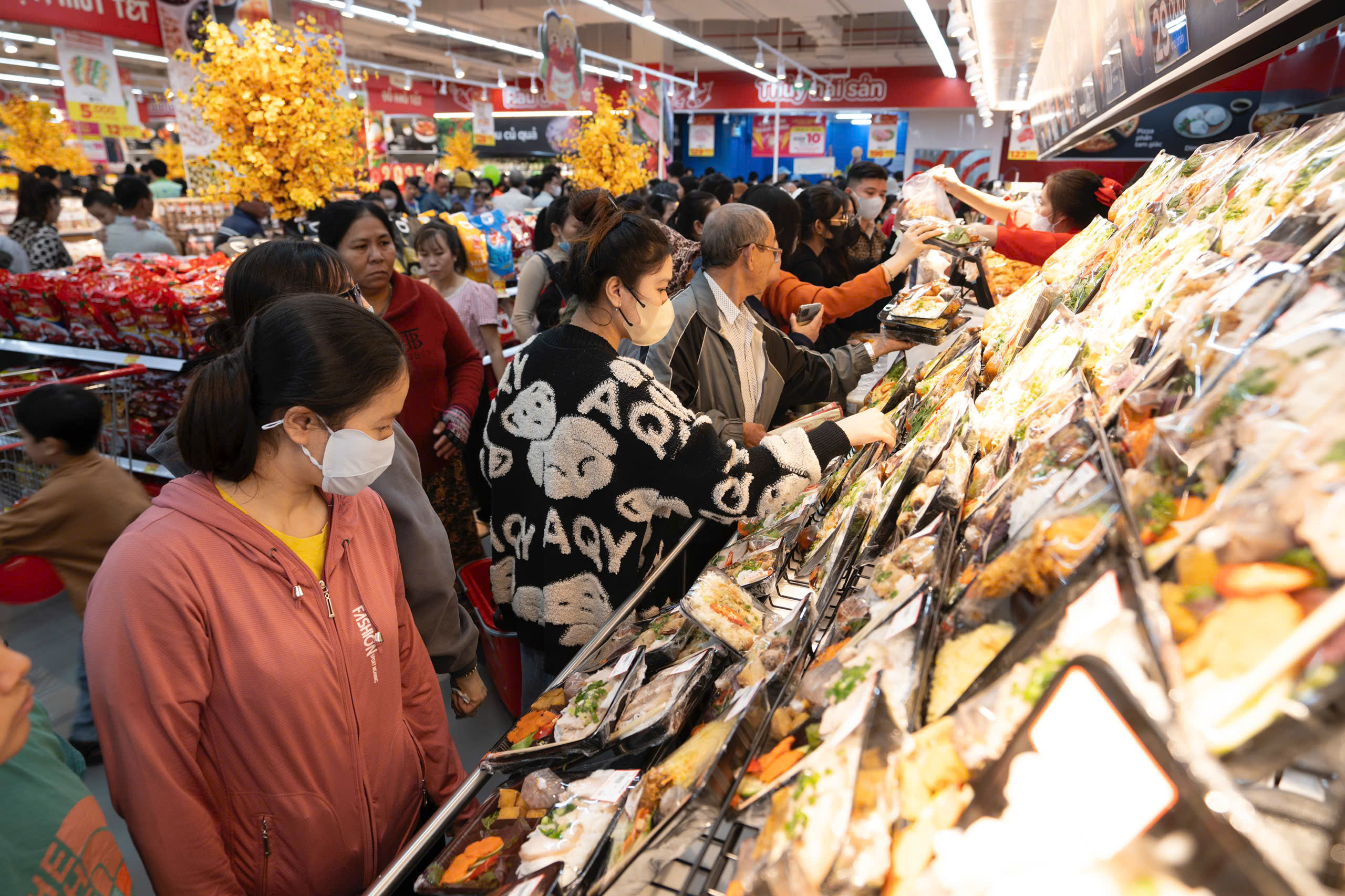 Bán lẻ, sản xuất tăng tốc bước vào cao điểm Tết 2026