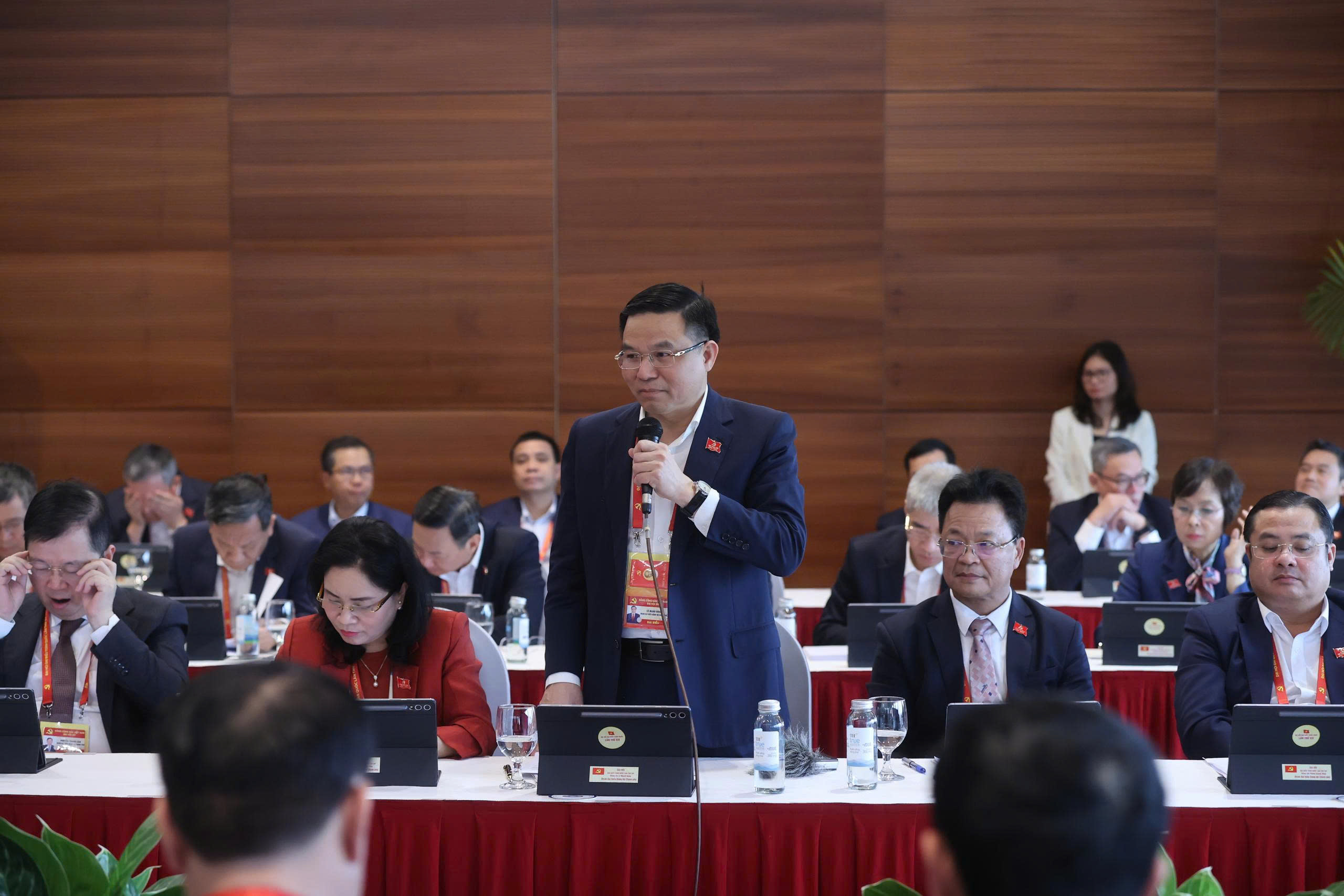 Quyền Bộ trưởng Bộ Công Thương Lê Mạnh Hùng phát biểu góp ý tại phiên thảo luận tại đoàn chiều 20/1. Ảnh: TTXVN