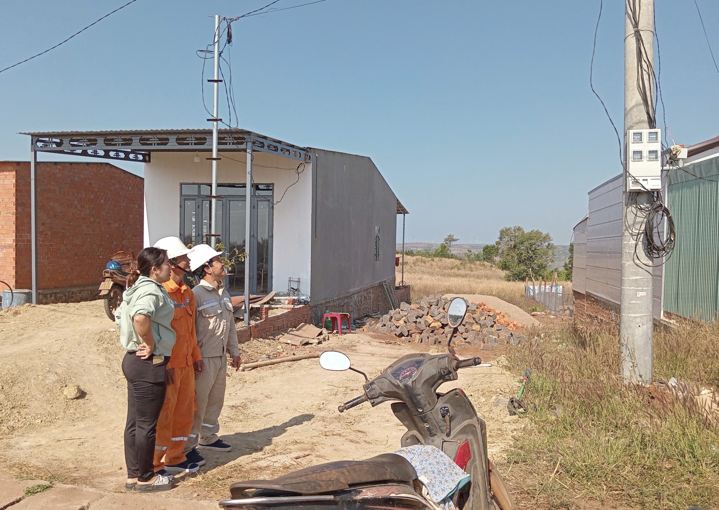 Gia Lai: Điện sáng, xuân về trên vùng tái định cư Lơ Pang