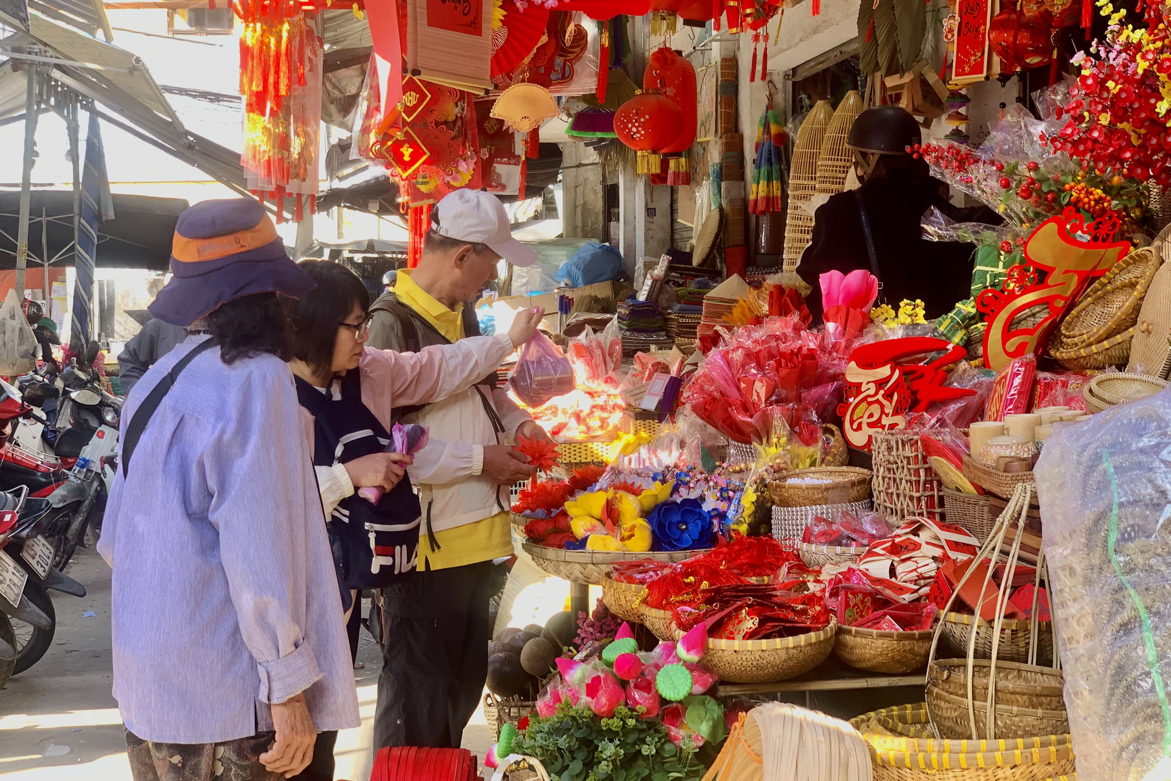 Đà Nẵng: Hàng trang trí Tết phong phú, sức mua tăng