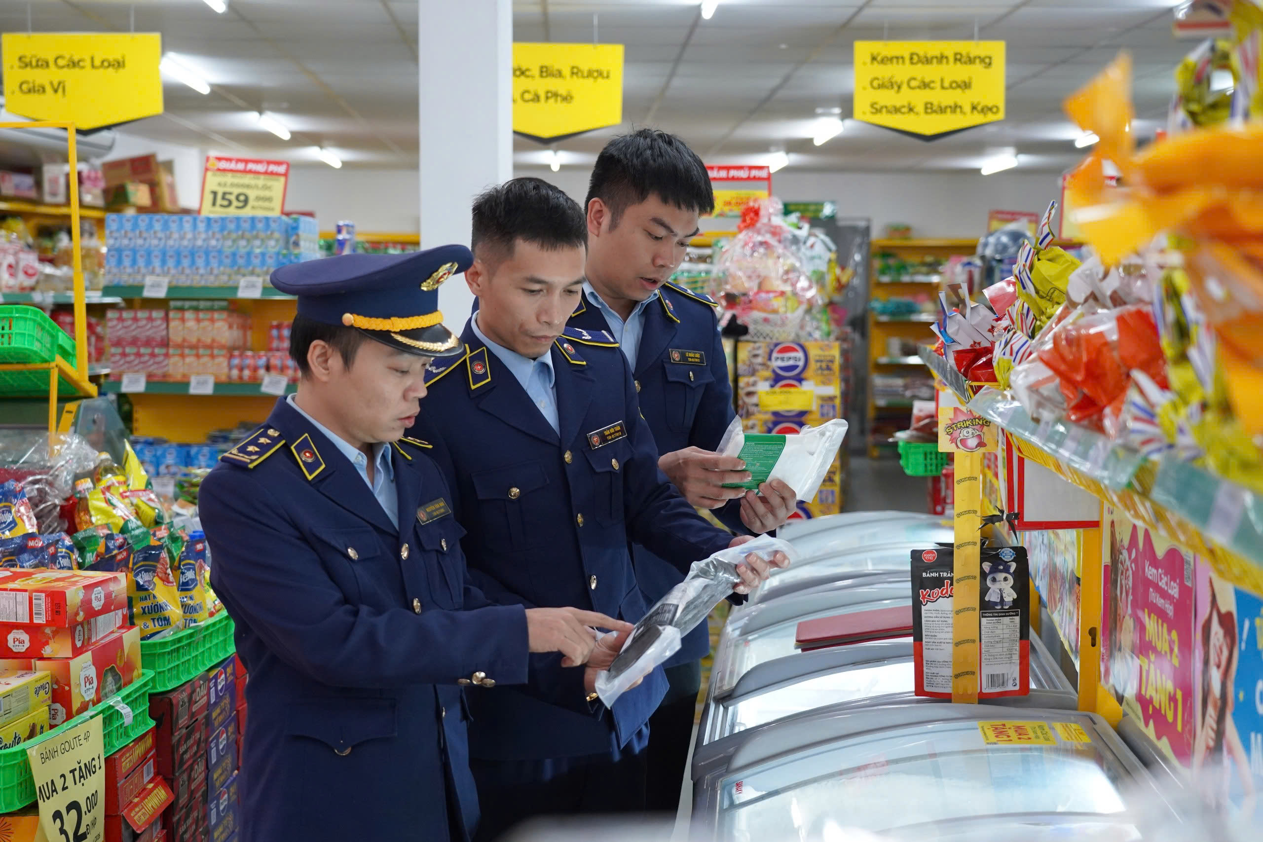 Hà Tĩnh: Siết chặt kiểm tra thực phẩm, bảo vệ người dùng dịp cao điểm