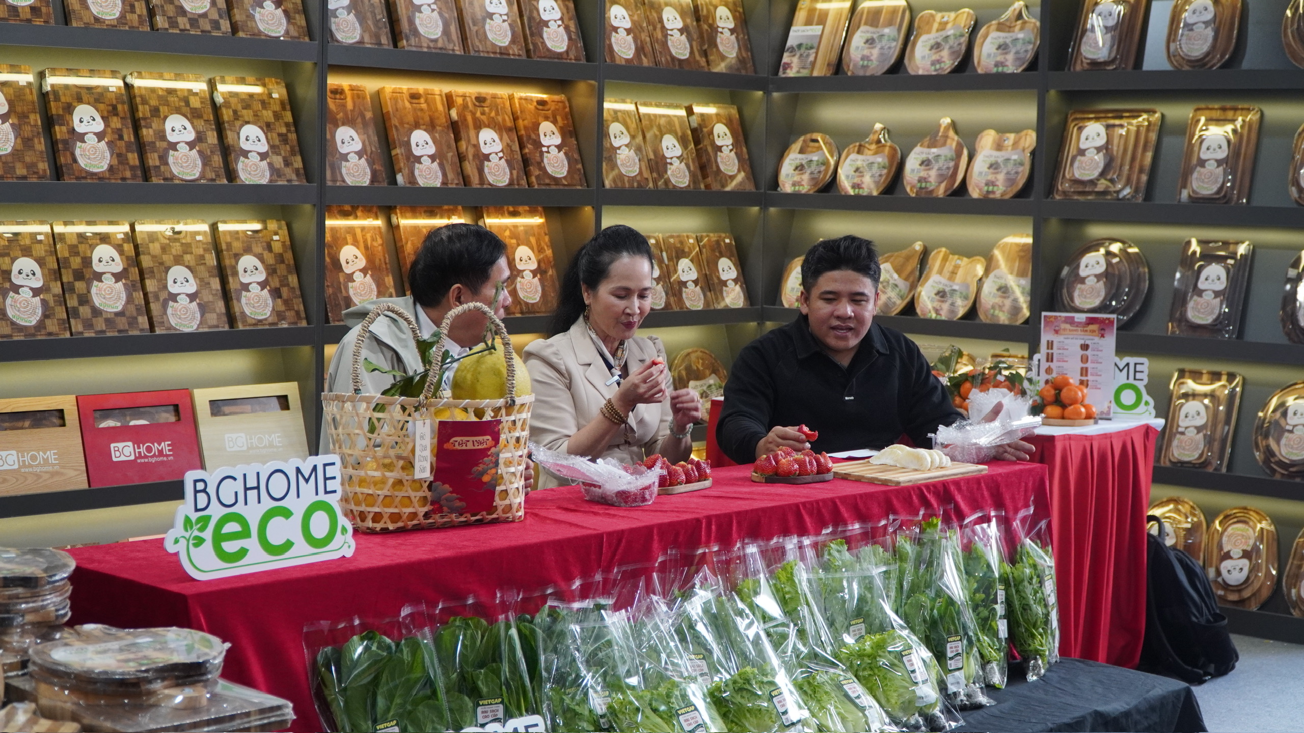 Livestream tại hội chợ: Mở rộng không gian tiếp cận thị trường