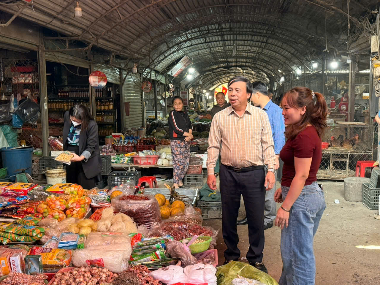 Nghệ An đầu tự hạ tầng chợ và xúc tiến thương mại khu vực miền núi 