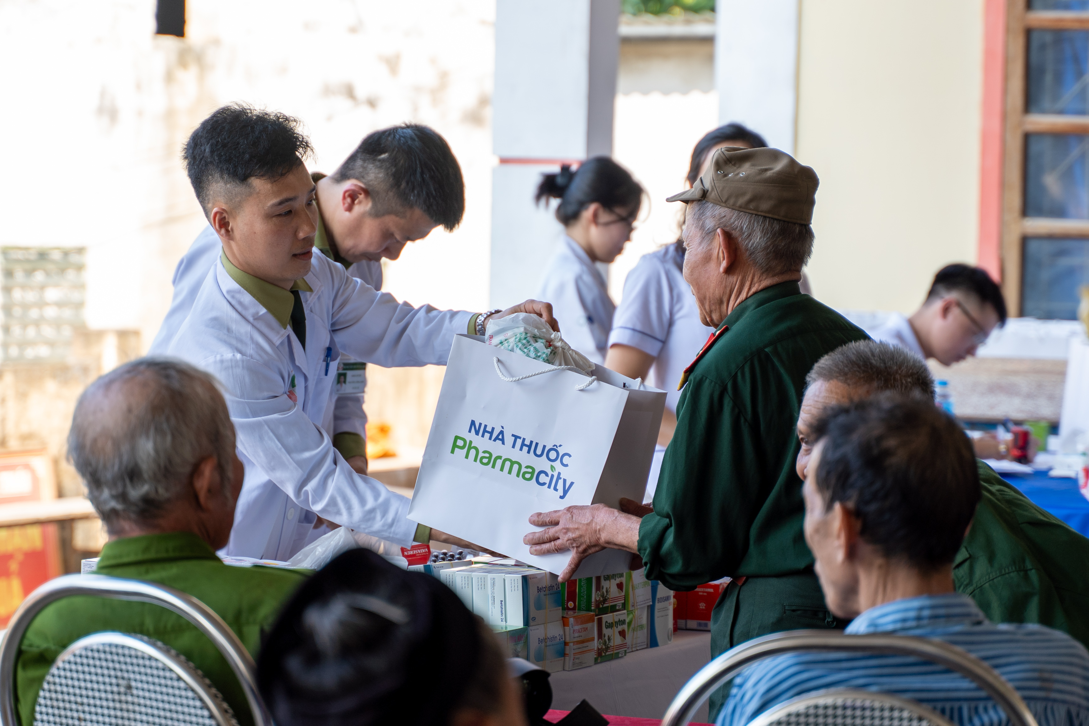 Pharmacity gửi trọn yêu thương đến vùng cao Nghệ An