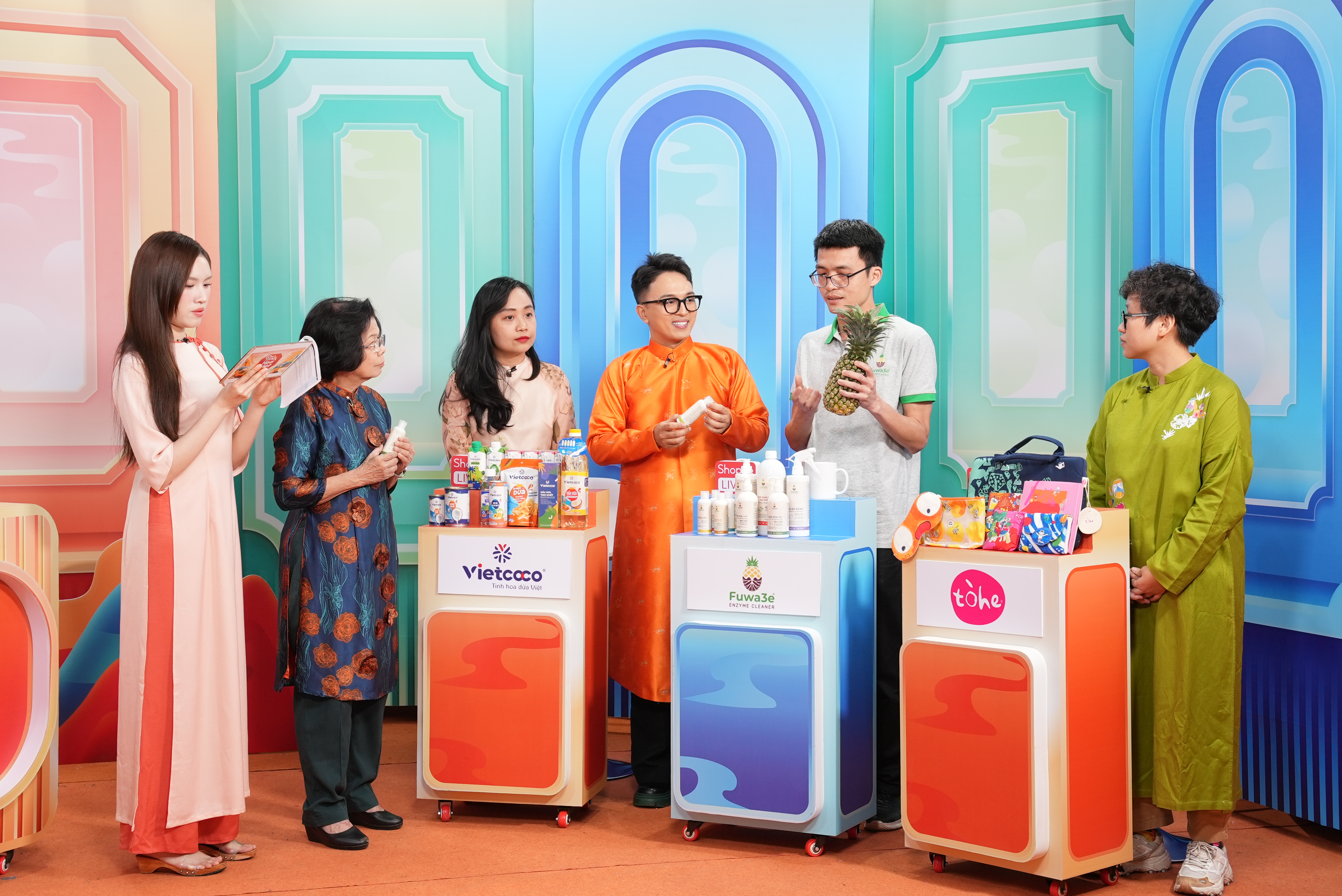 Shopee 'bắt tay' nhà bán hàng nâng chuẩn thương mại điện tử