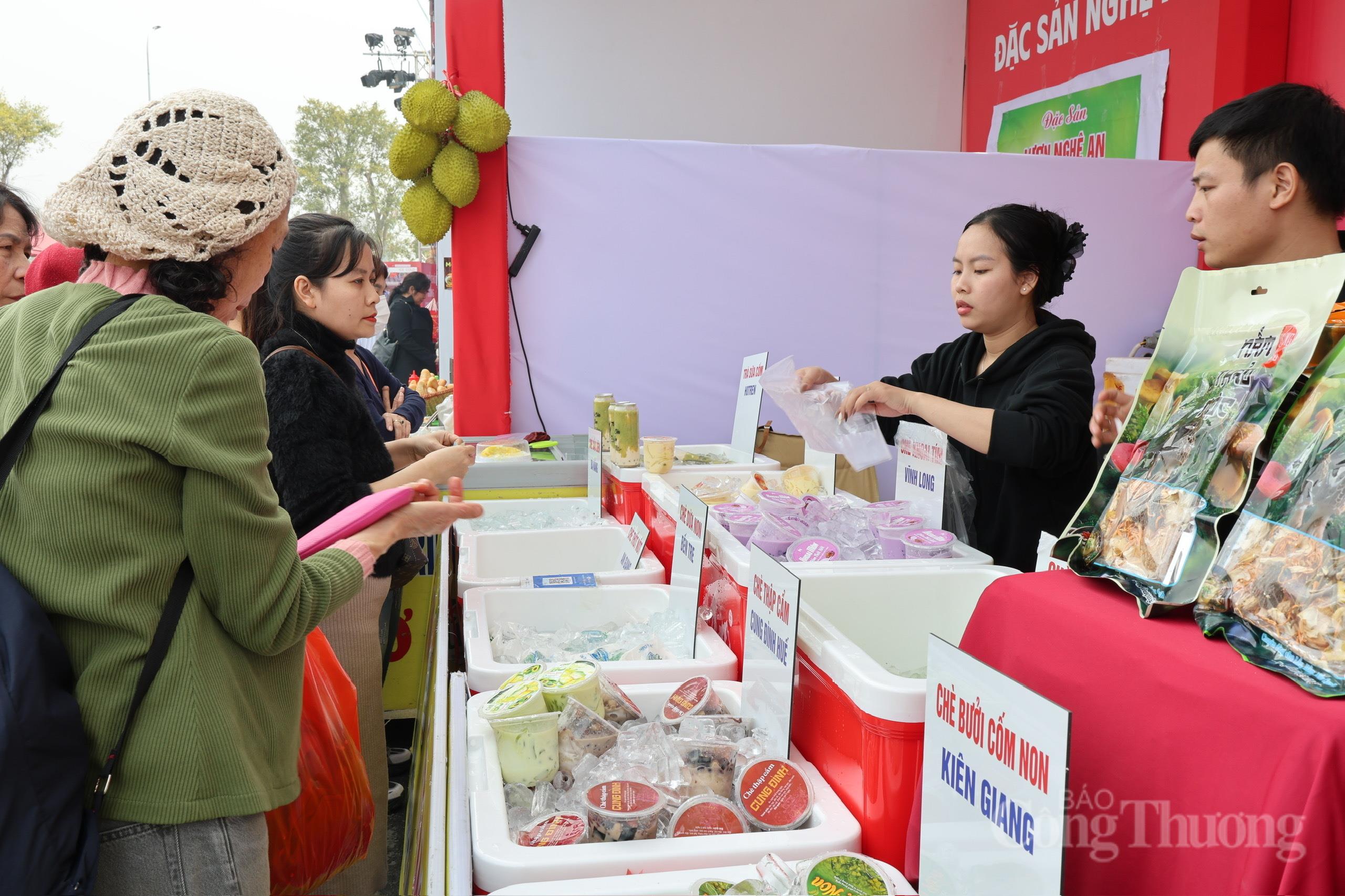 Xuân mỹ vị: Điểm dừng chân hút khách tại Hội chợ Mùa Xuân