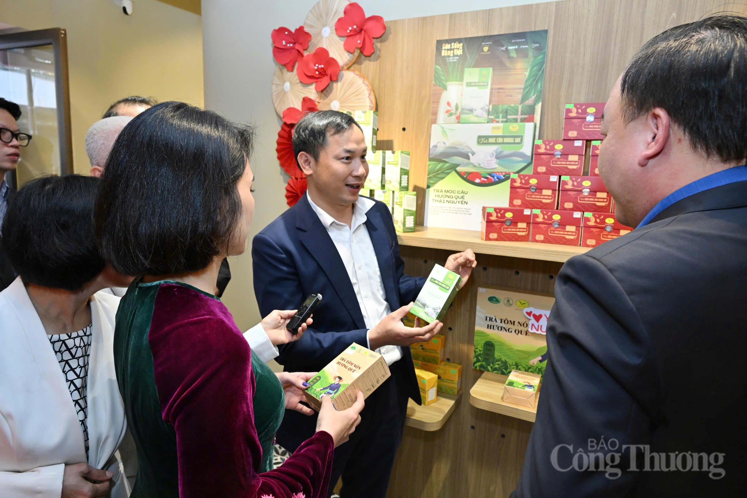 Phiên livestream ‘Sức sống hàng Việt’ mở lối tiêu dùng đa kênh