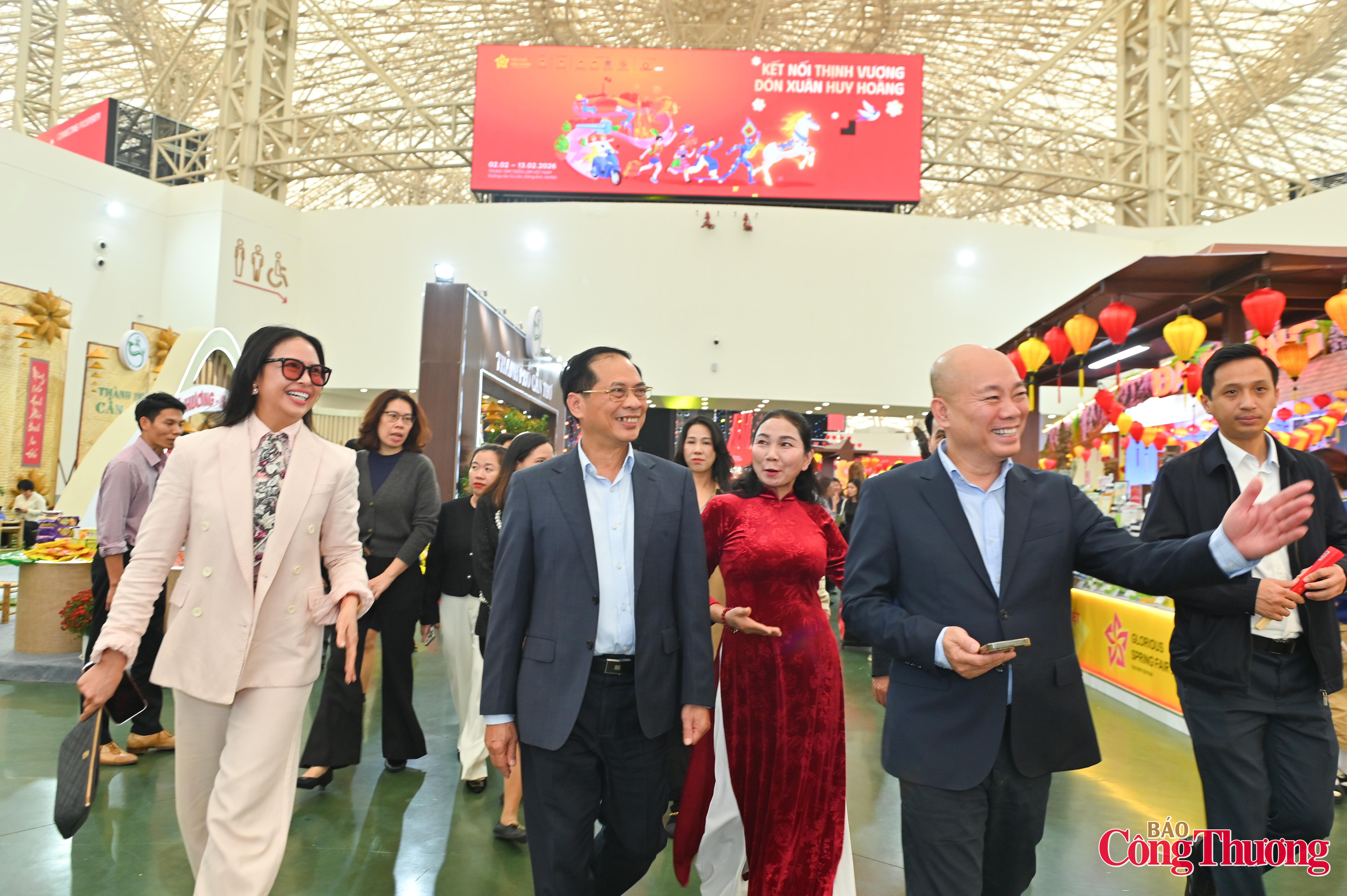 Phó Thủ tướng Bùi Thanh Sơn thăm và động viên các doanh nghiệp