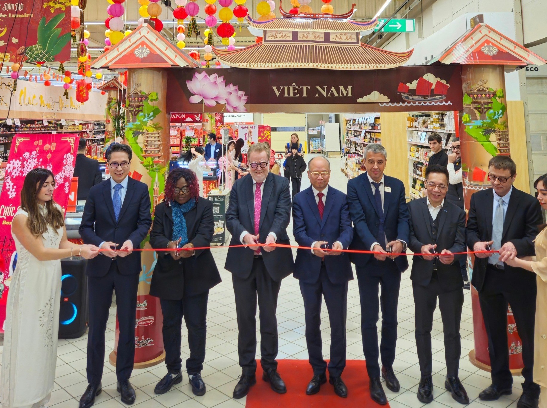 Quảng bá hình ảnh Việt Nam ra quốc tế: Cần chiến lược dài hạn 