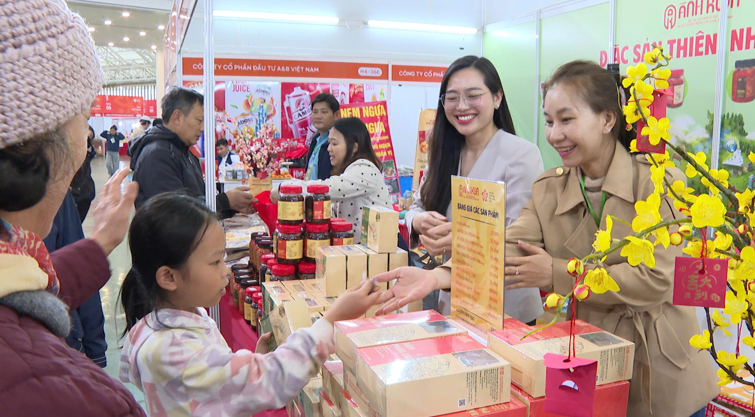 Hội chợ Mùa Xuân: 'Bệ phóng' giúp doanh nghiệp đón các đơn hàng lớn
