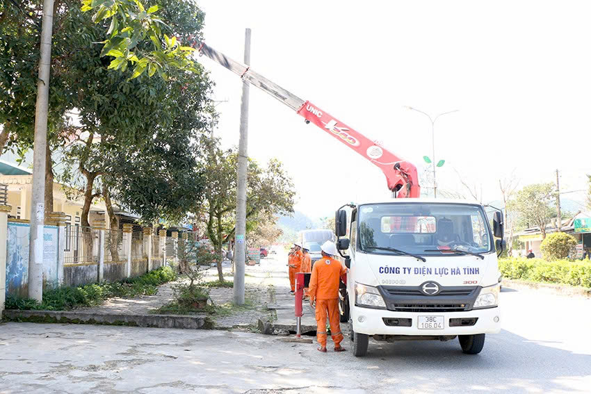 Hà Tĩnh: Đảm bảo cung cấp điện Tết tại các khu vực xung yếu