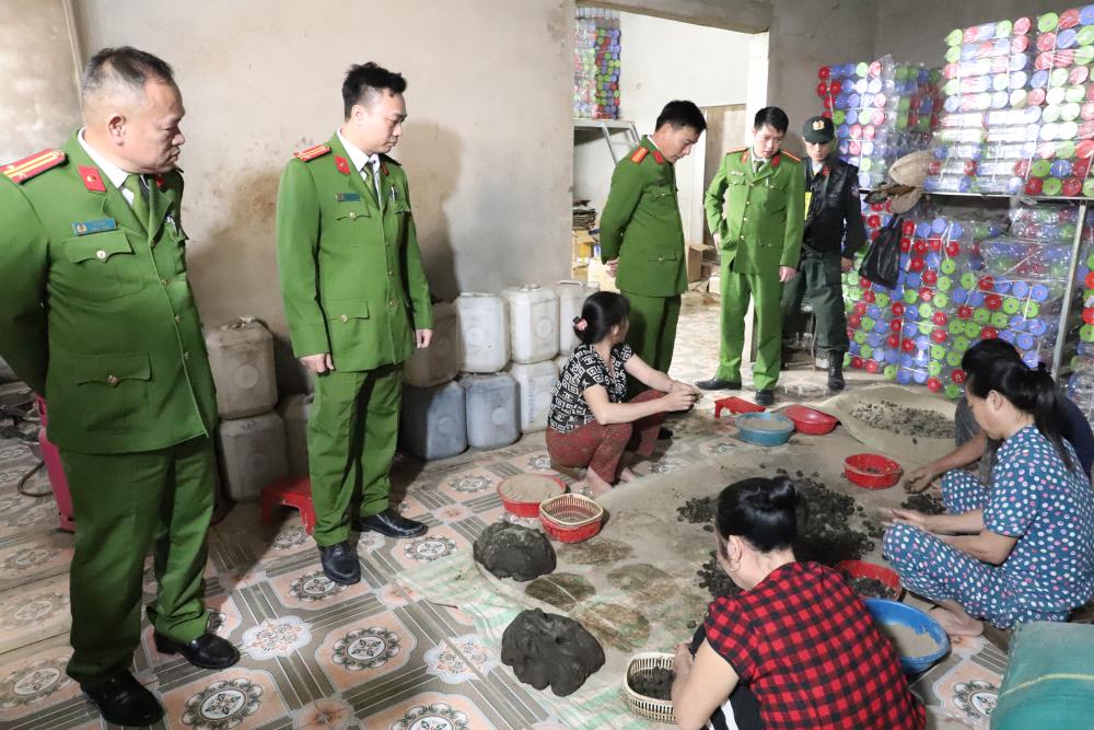 Phá đường dây sản xuất thuốc Đông y tăng cân giả ở Hà Tĩnh