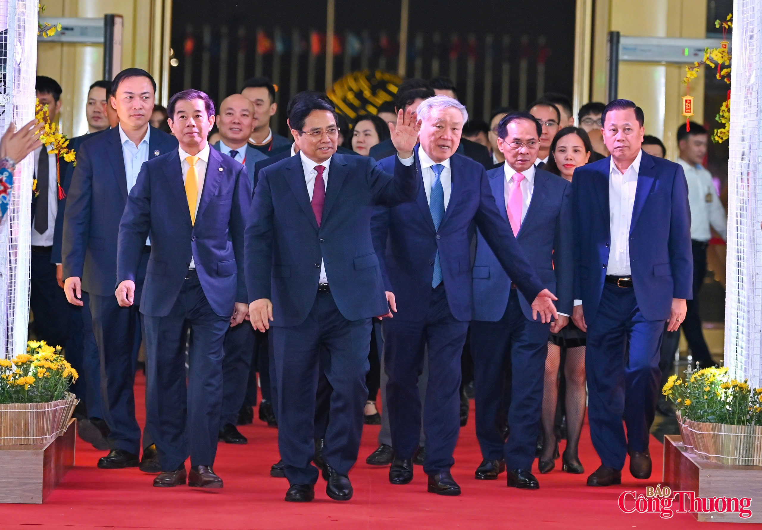 Chùm ảnh: Lễ bế mạc Hội chợ Mùa Xuân lần thứ nhất năm 2026