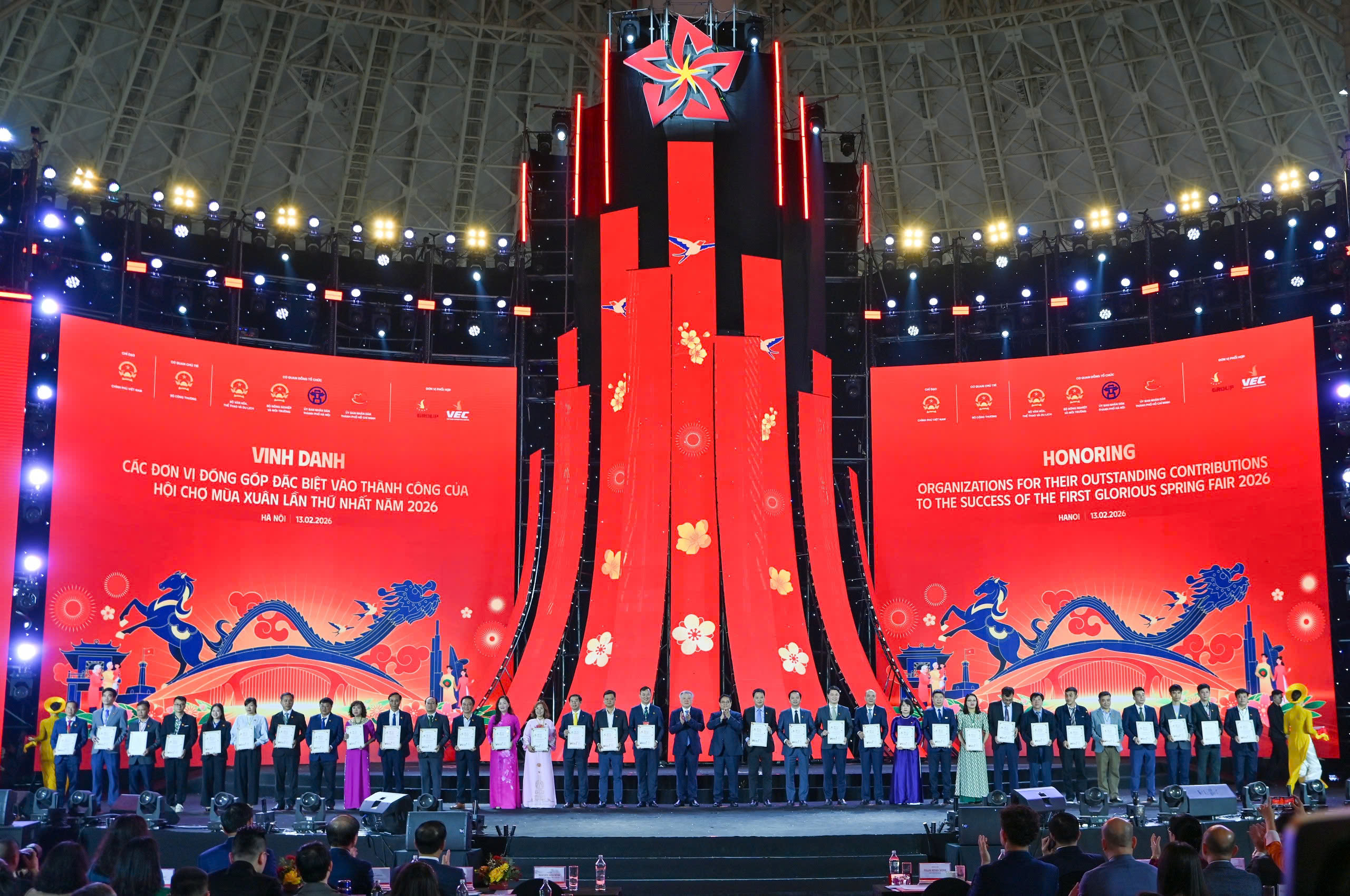 Vinh danh 65 đơn vị đóng góp tiêu biểu tại Hội chợ Mùa Xuân 2026