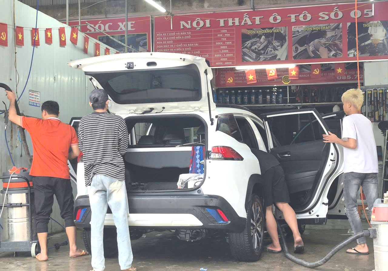 Nghệ An: Dịch vụ rửa xe, dọn nhà dịp Tết 'hốt bạc'