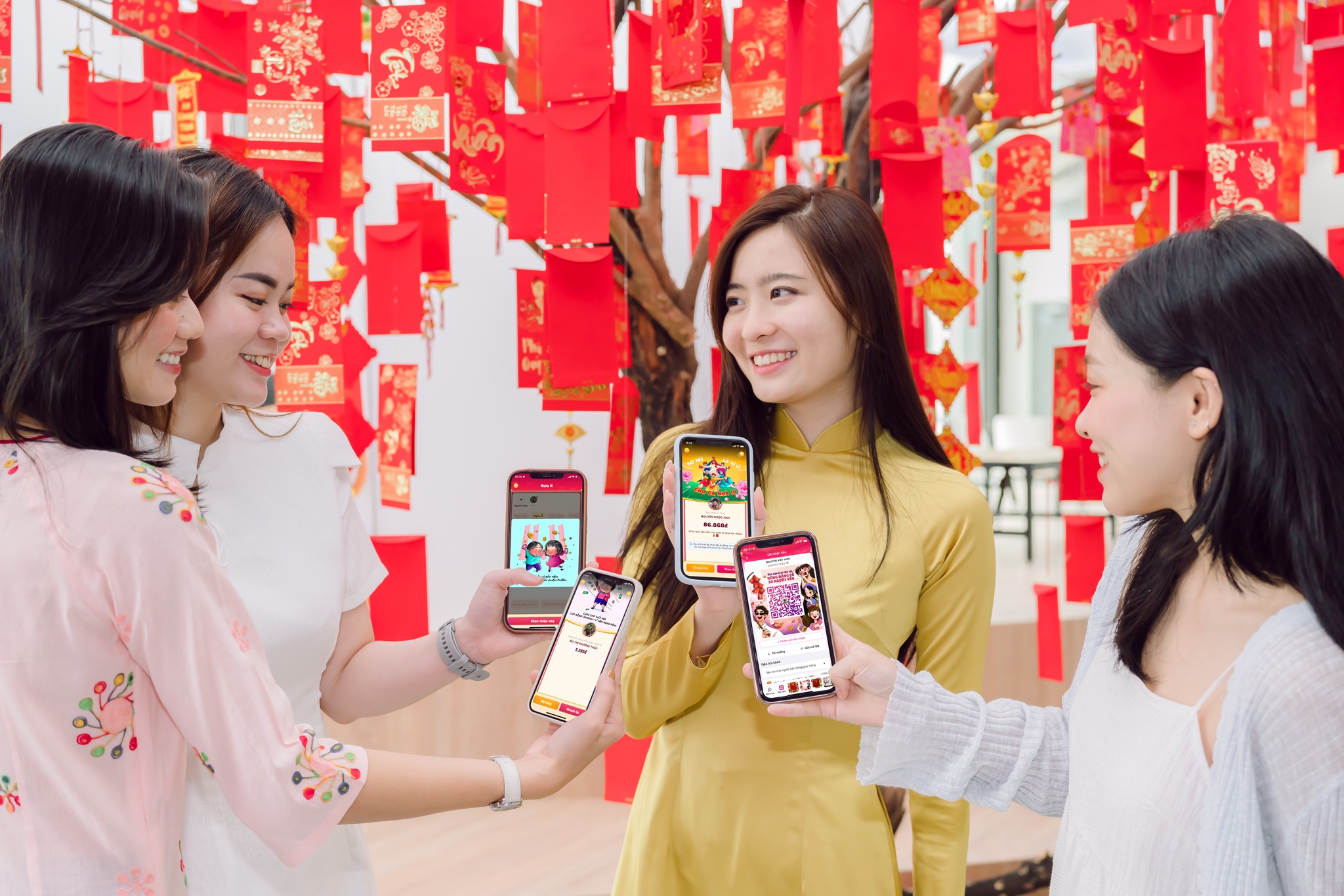 Gen Z đón Tết 2026: Lì xì online, chúc nhau qua livestream